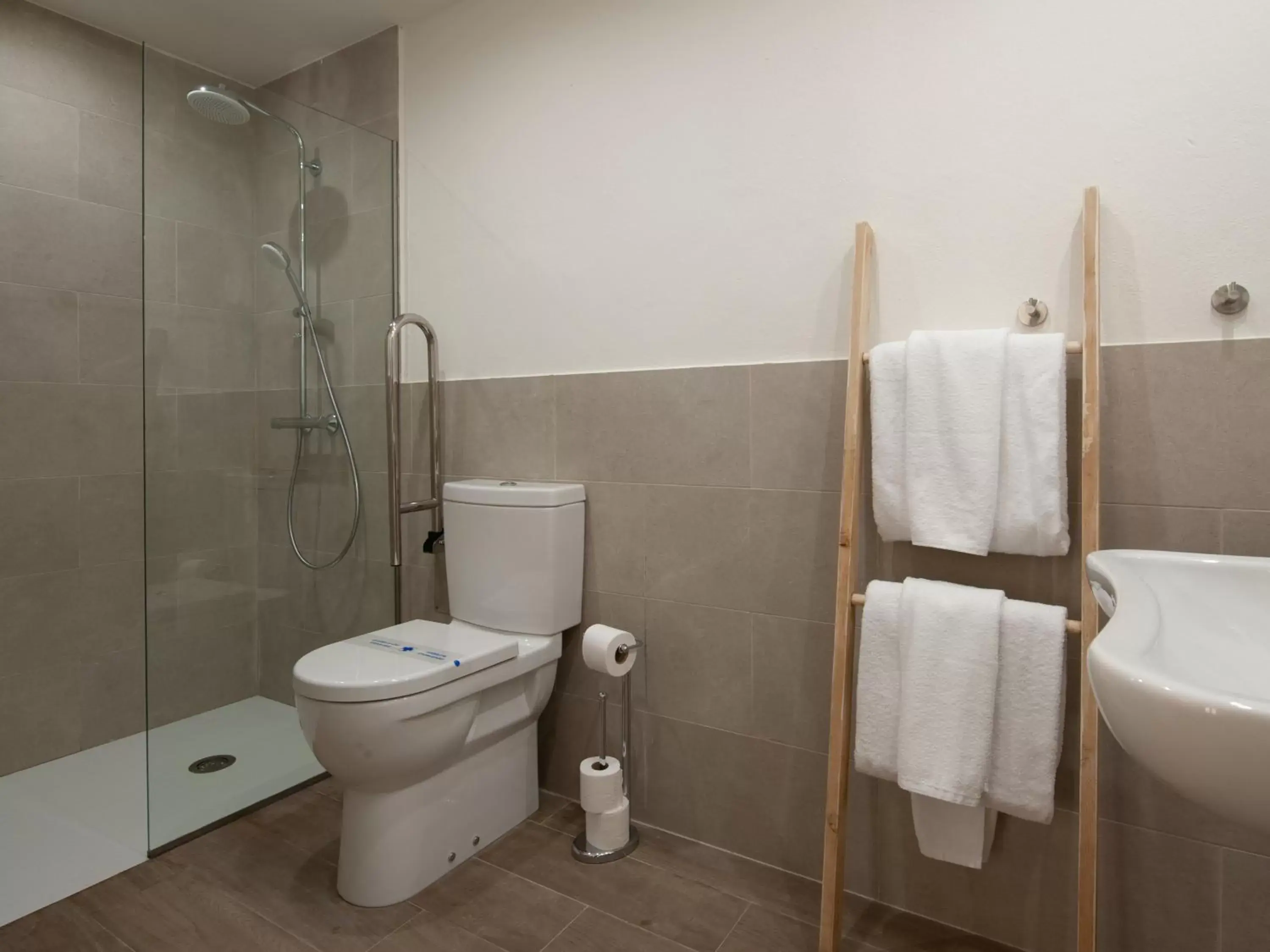Shower, Bathroom in Hotel Hanoi