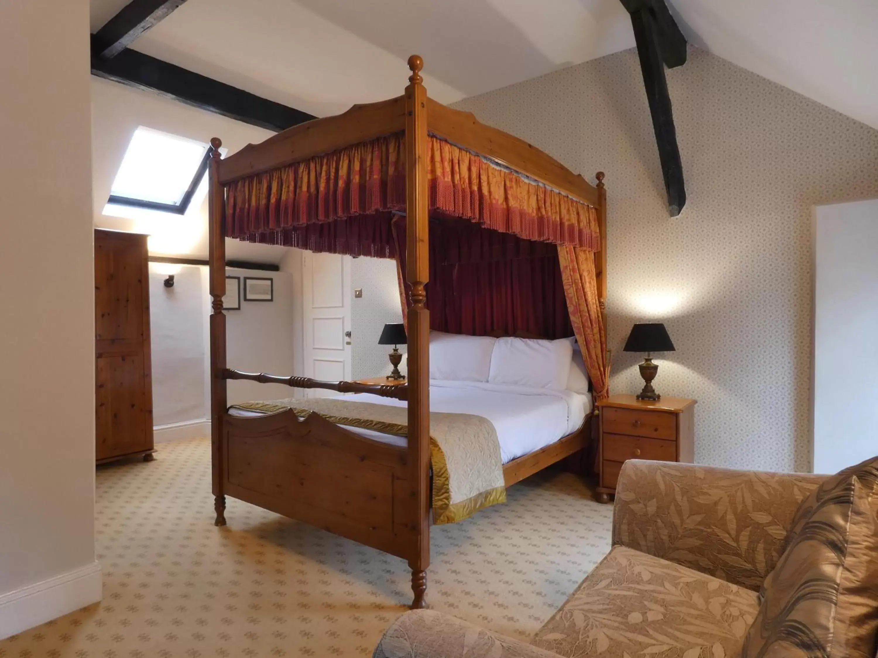 Bed, Bunk Bed in Brook Marston Farm Hotel