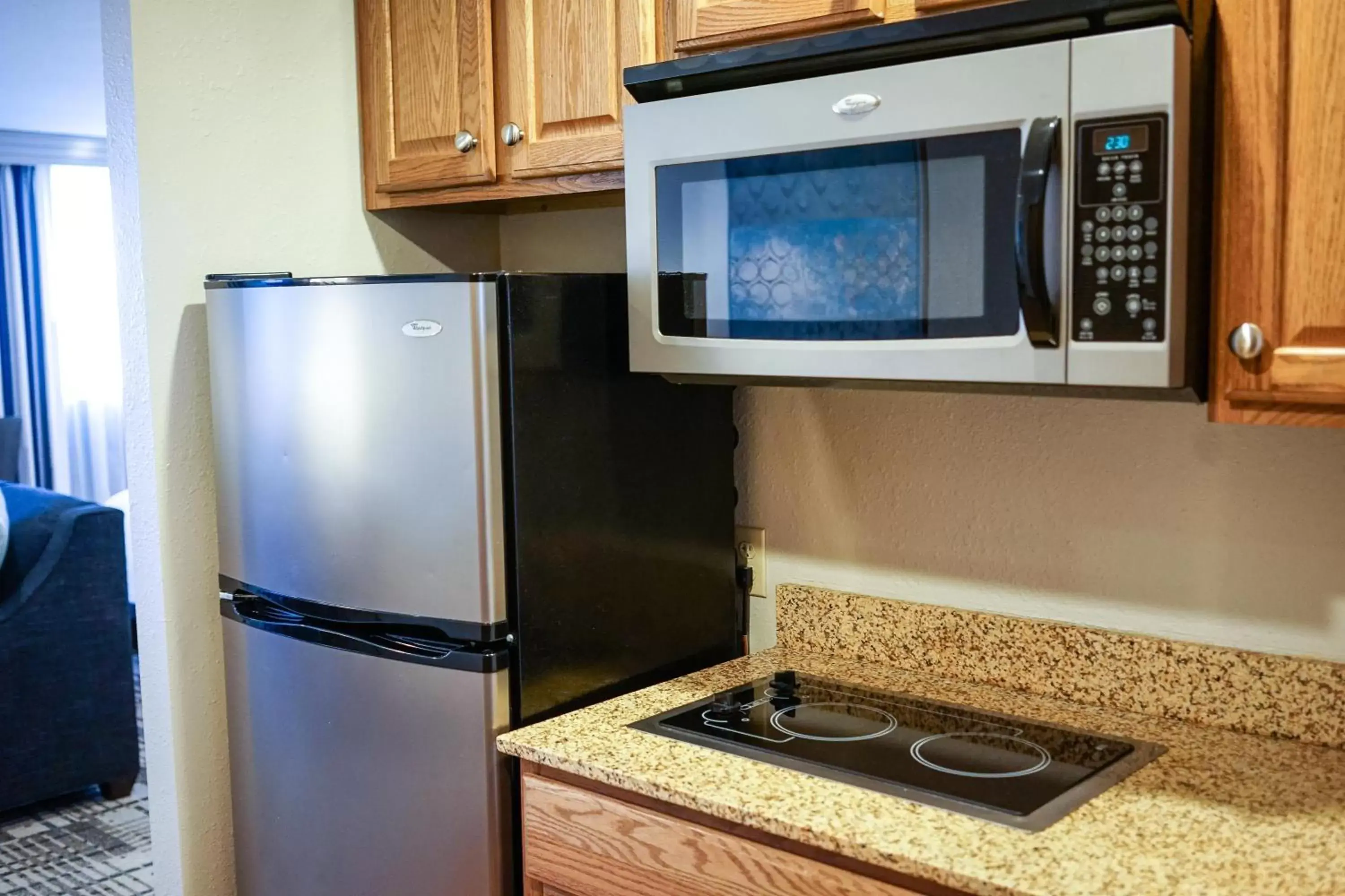 Kitchen or kitchenette, Kitchen/Kitchenette in Best Western Plus Dubuque Hotel and Conference Center