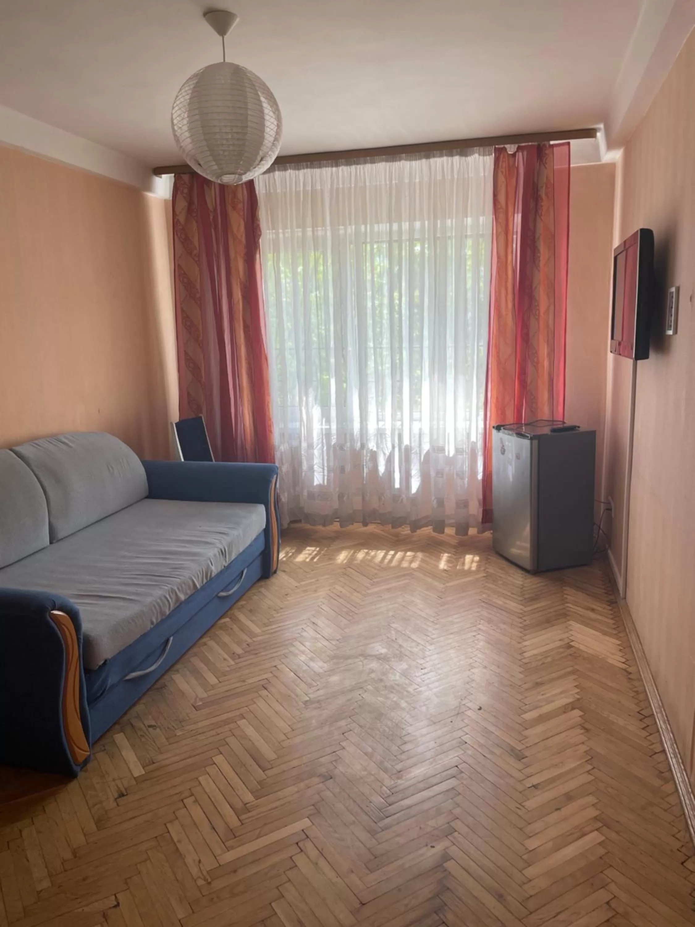 Photo of the whole room, Bed in Alaska