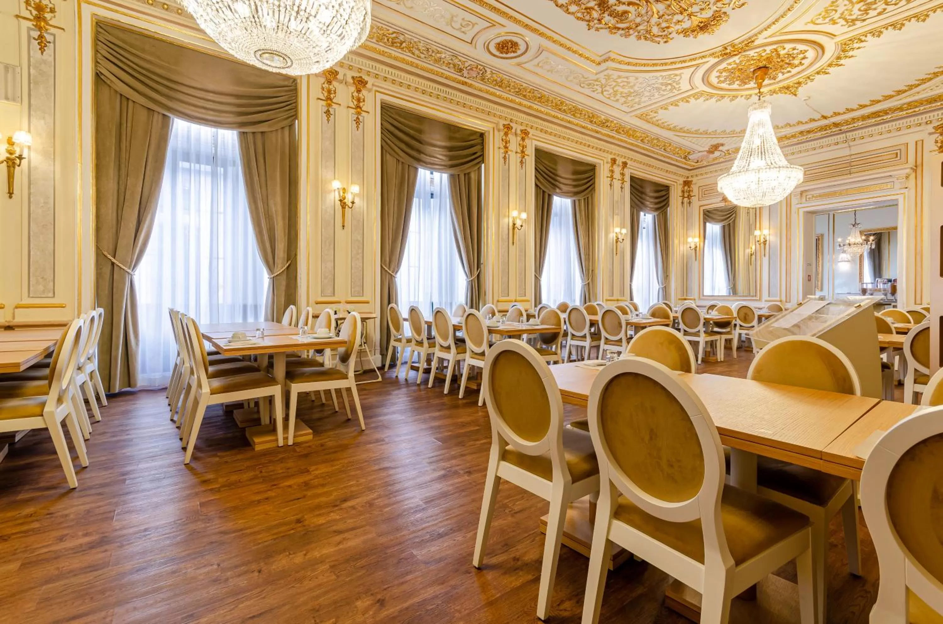 Restaurant/places to eat in Hotel Borges Chiado