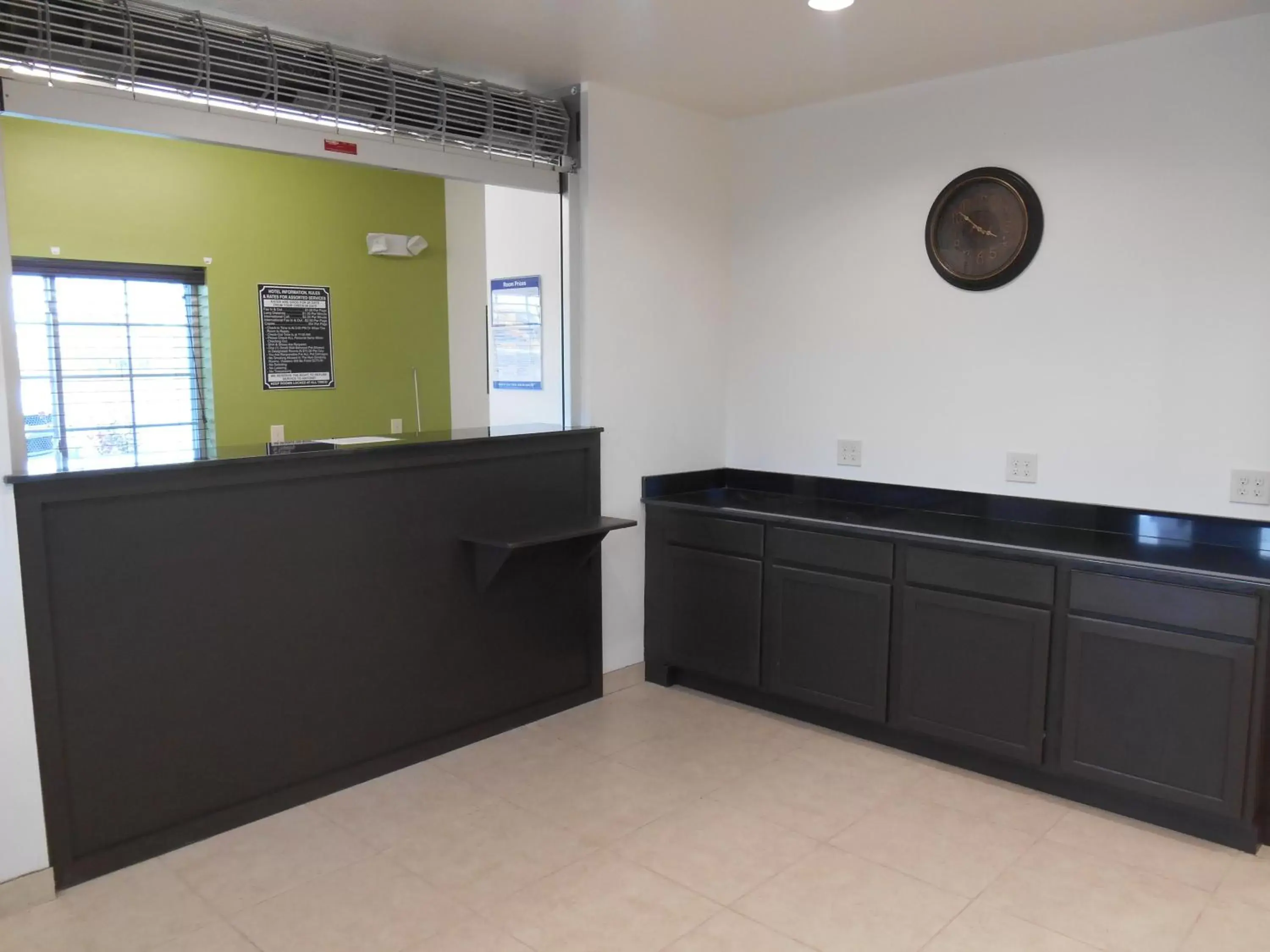 Lobby or reception in Super 8 by Wyndham Kenedy Lobby or reception in Super 8 by Wyndham Kenedy