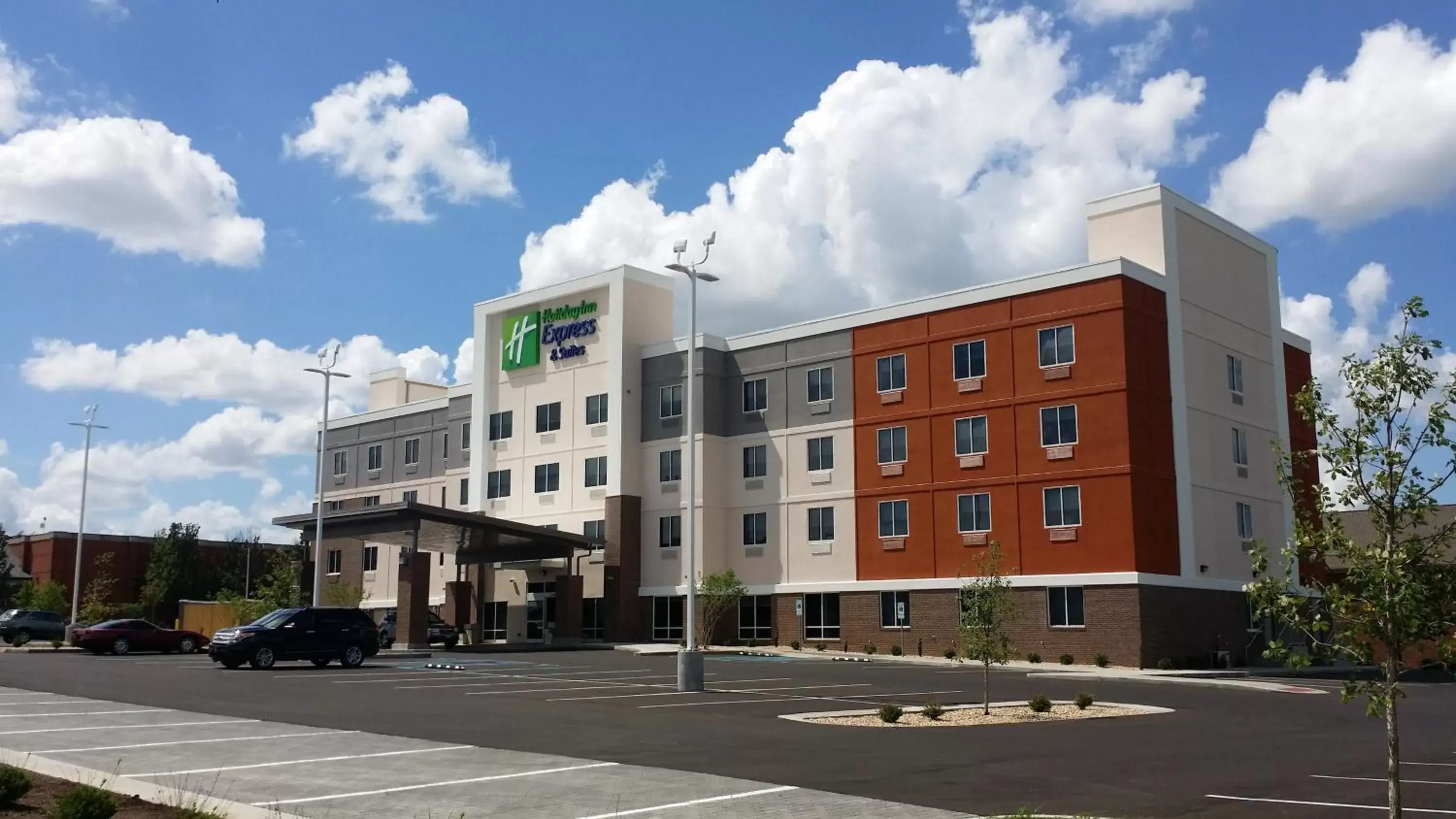 Property Building in Holiday Inn Express & Suites Lexington Midtown - I-75, an IHG Hotel