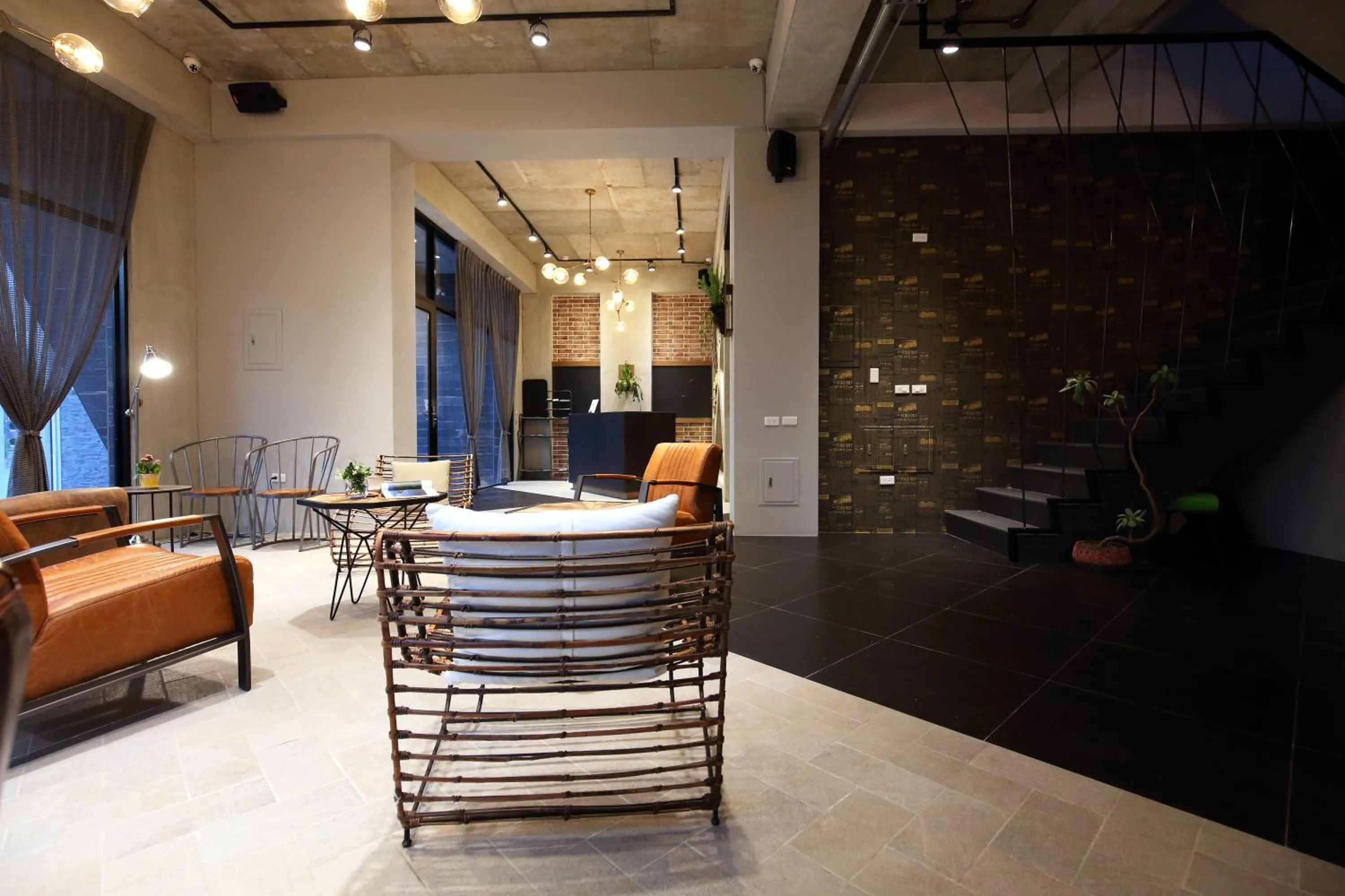 指南針民宿2178 & 工殿民宿2182