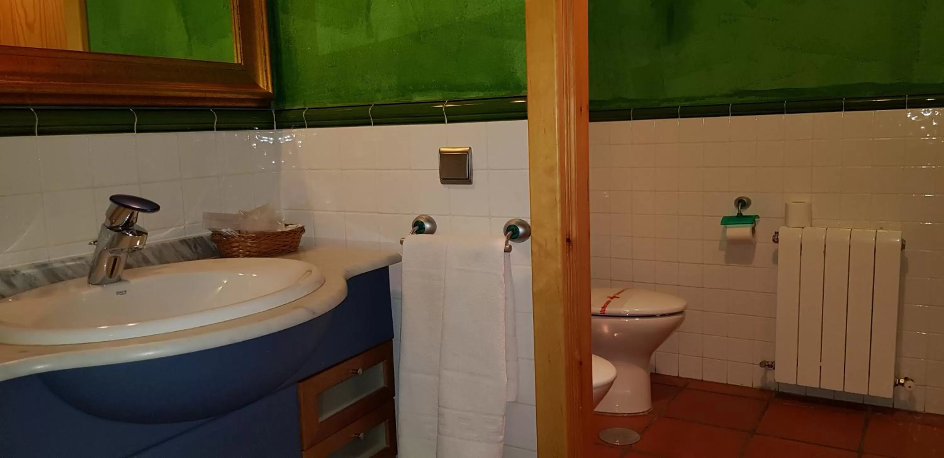 Bathroom in Hotel Sara De Ur