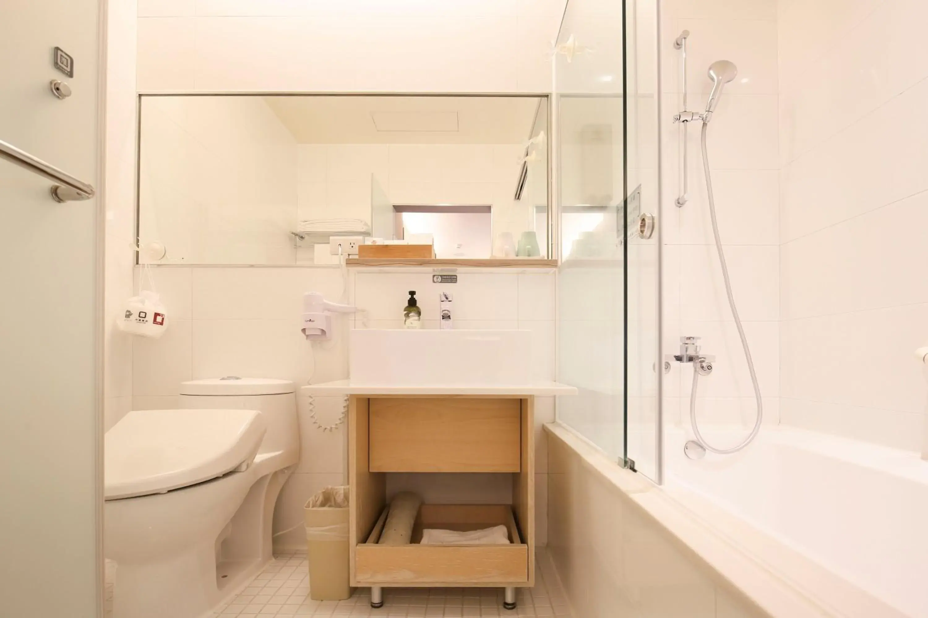 Bathroom in Dandy Hotel-Daan Park Branch