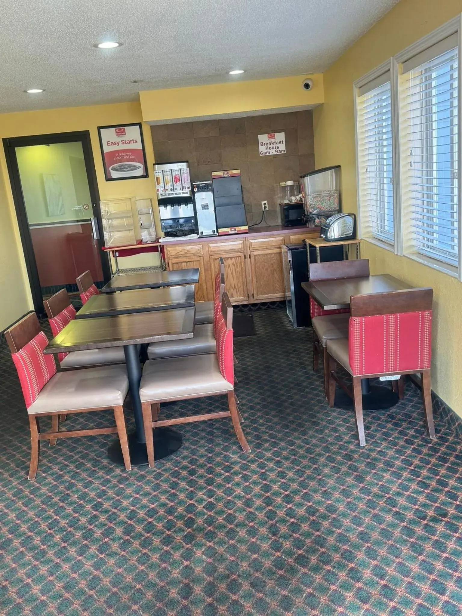 Breakfast, Restaurant/Places to Eat in Econo Lodge Lincoln