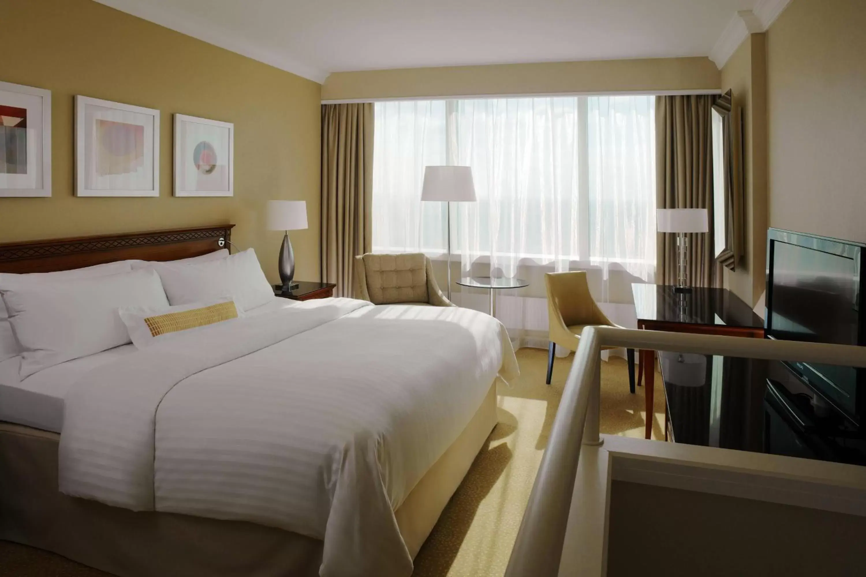 Bedroom in Warsaw Marriott Hotel