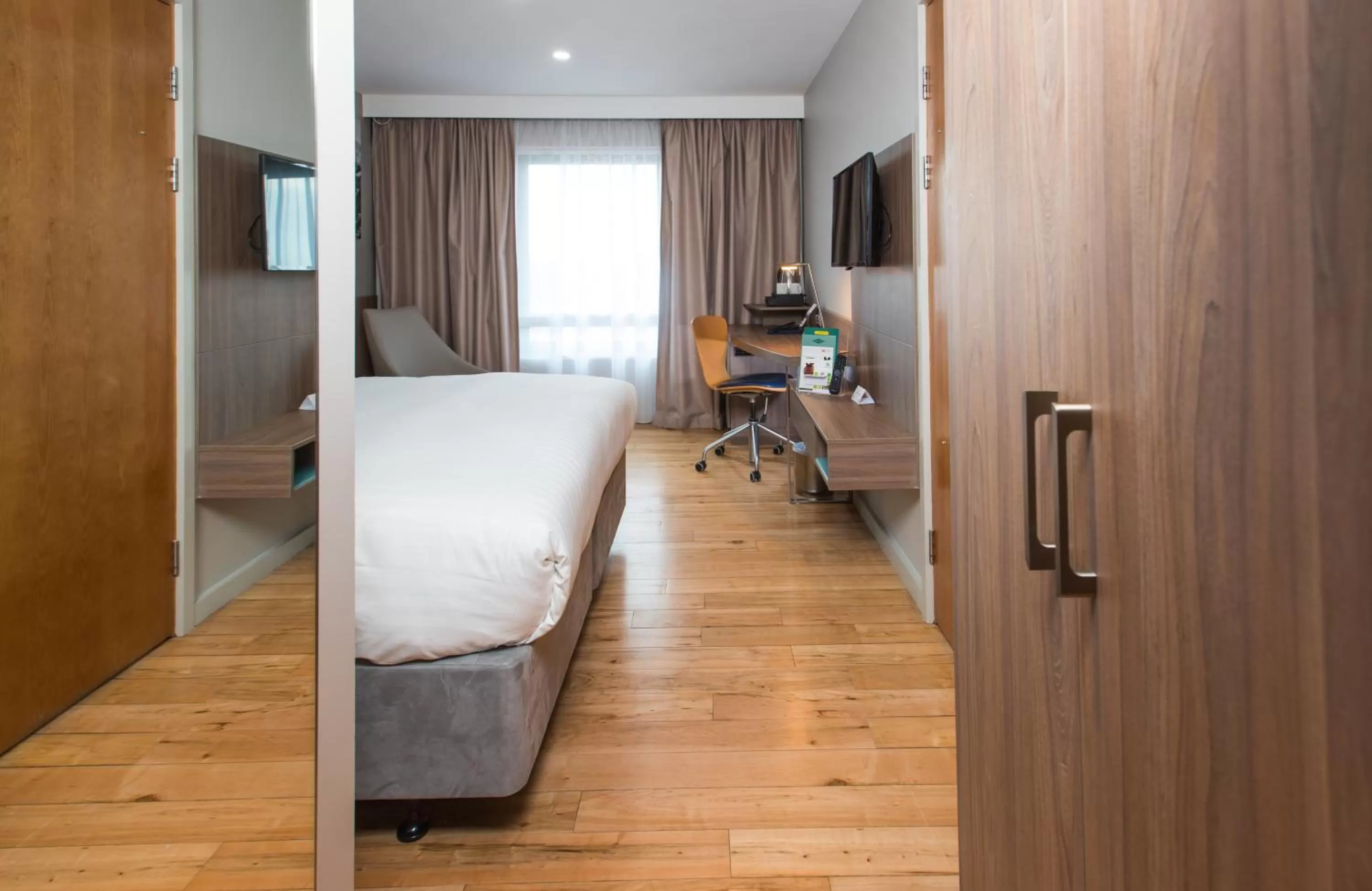 Bed in Holiday Inn London West by IHG