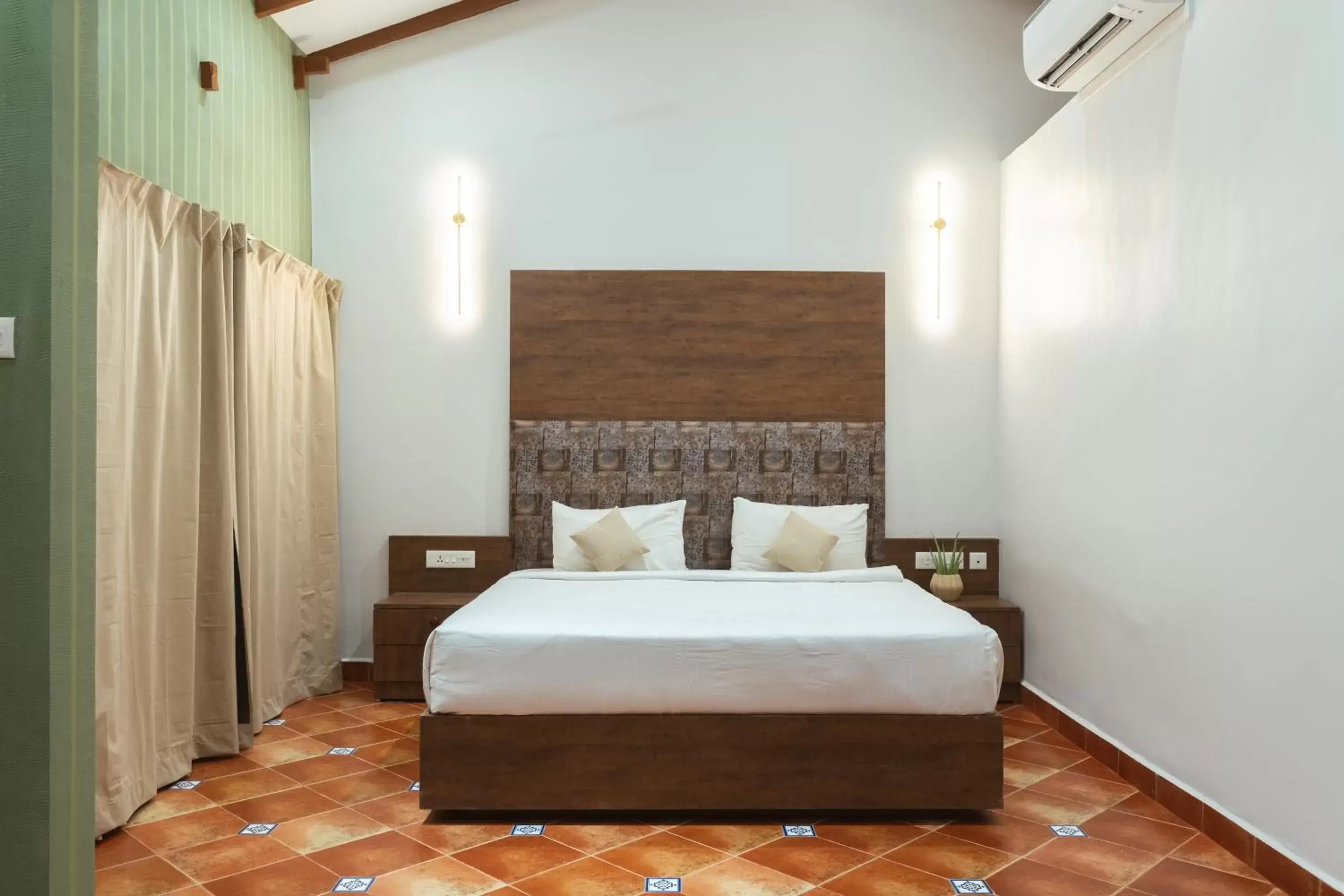 Bedroom, Bed in C Roque Beach Resort
