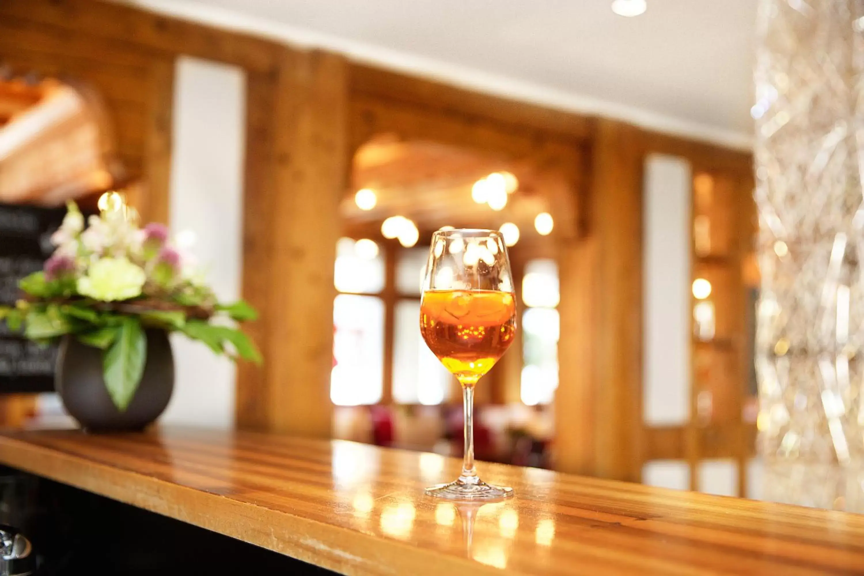 Lounge or bar, Drinks in Hotel Krone Sarnen
