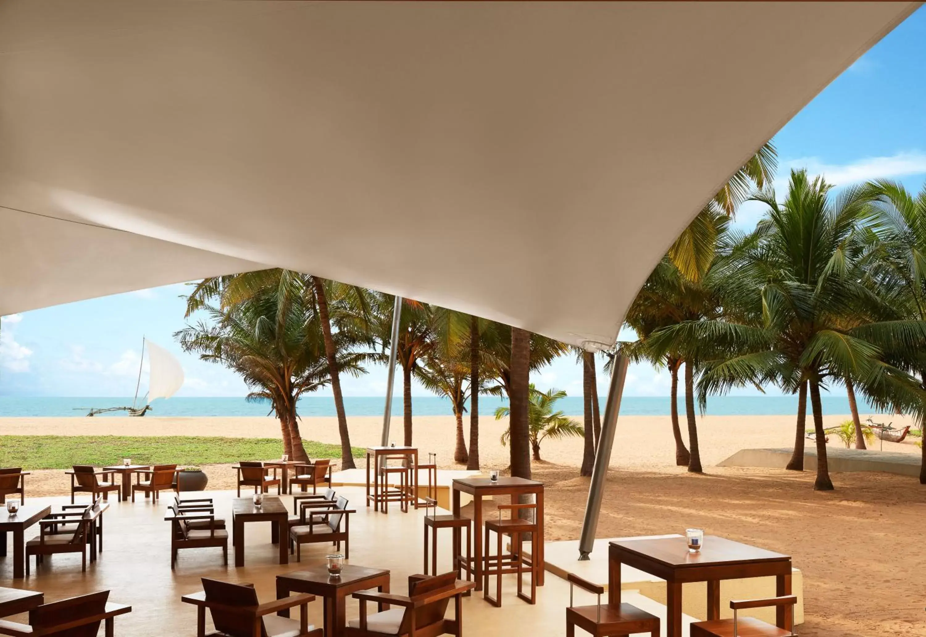 Lounge or bar, Restaurant/Places to Eat in Jetwing Beach