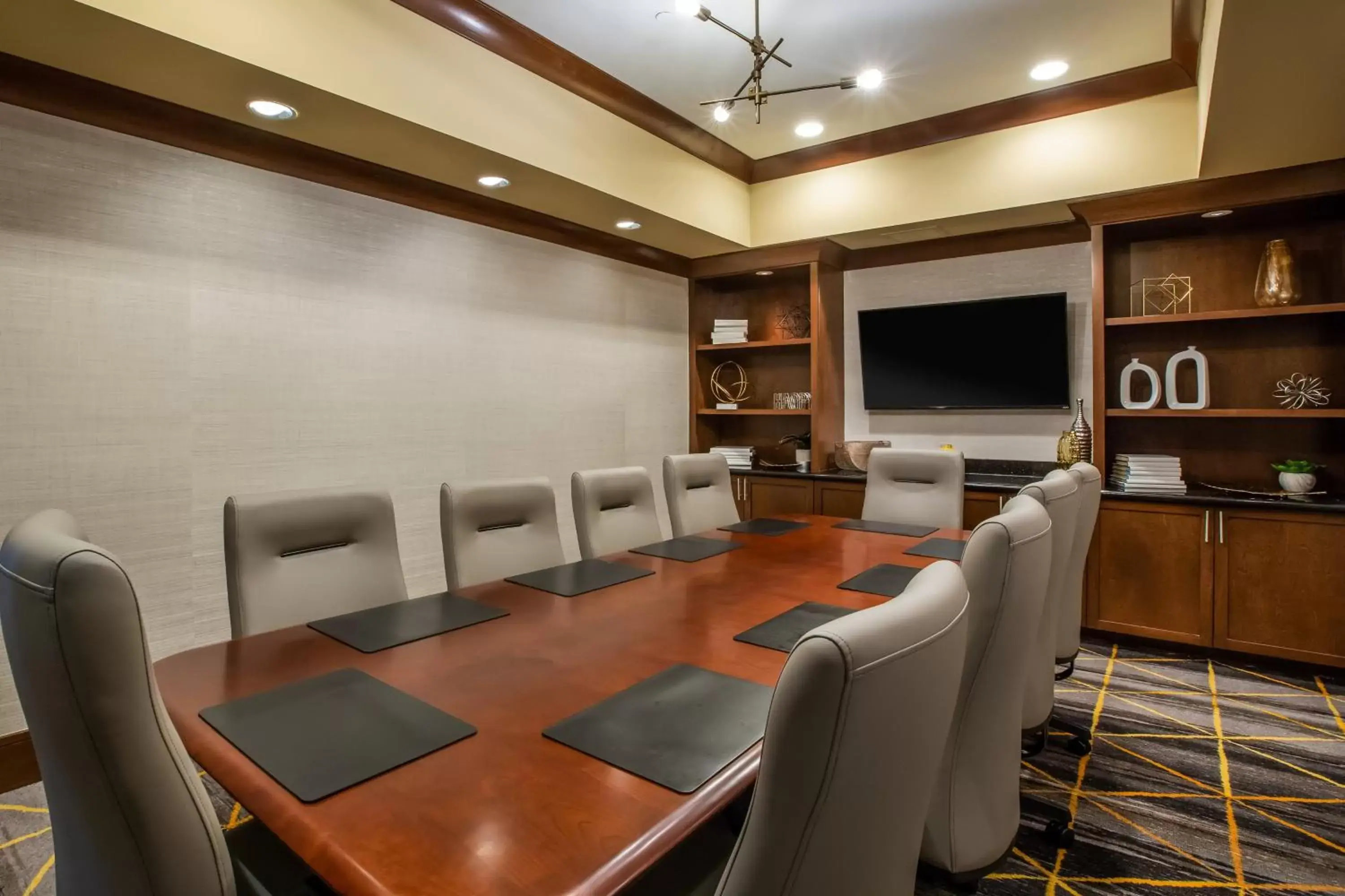 Meeting/conference room in Holiday Inn - Gulfport-Airport, an IHG Hotel