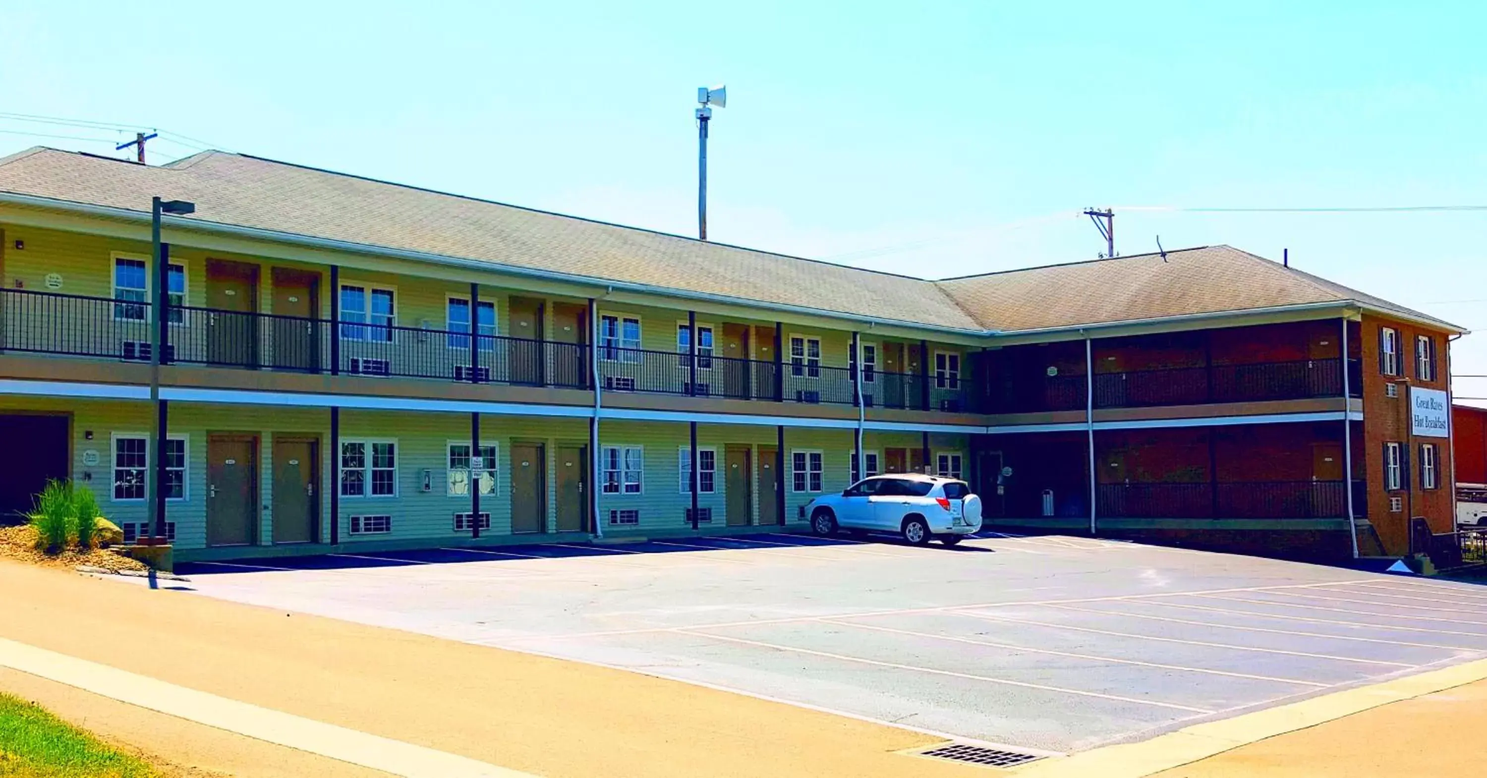 Facade/entrance, Property Building in Lodging on the Square