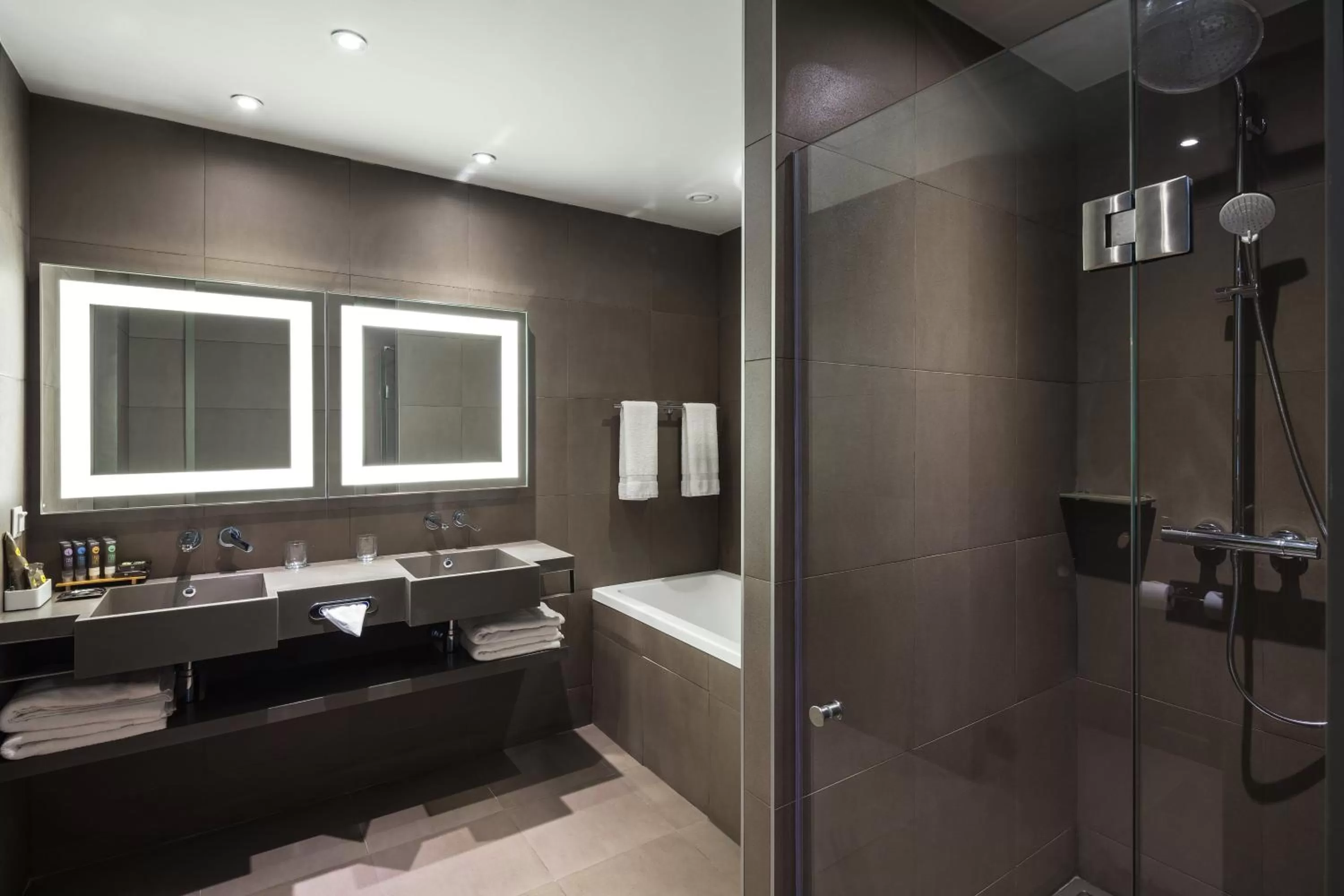 Shower in Novotel Almaty City Center