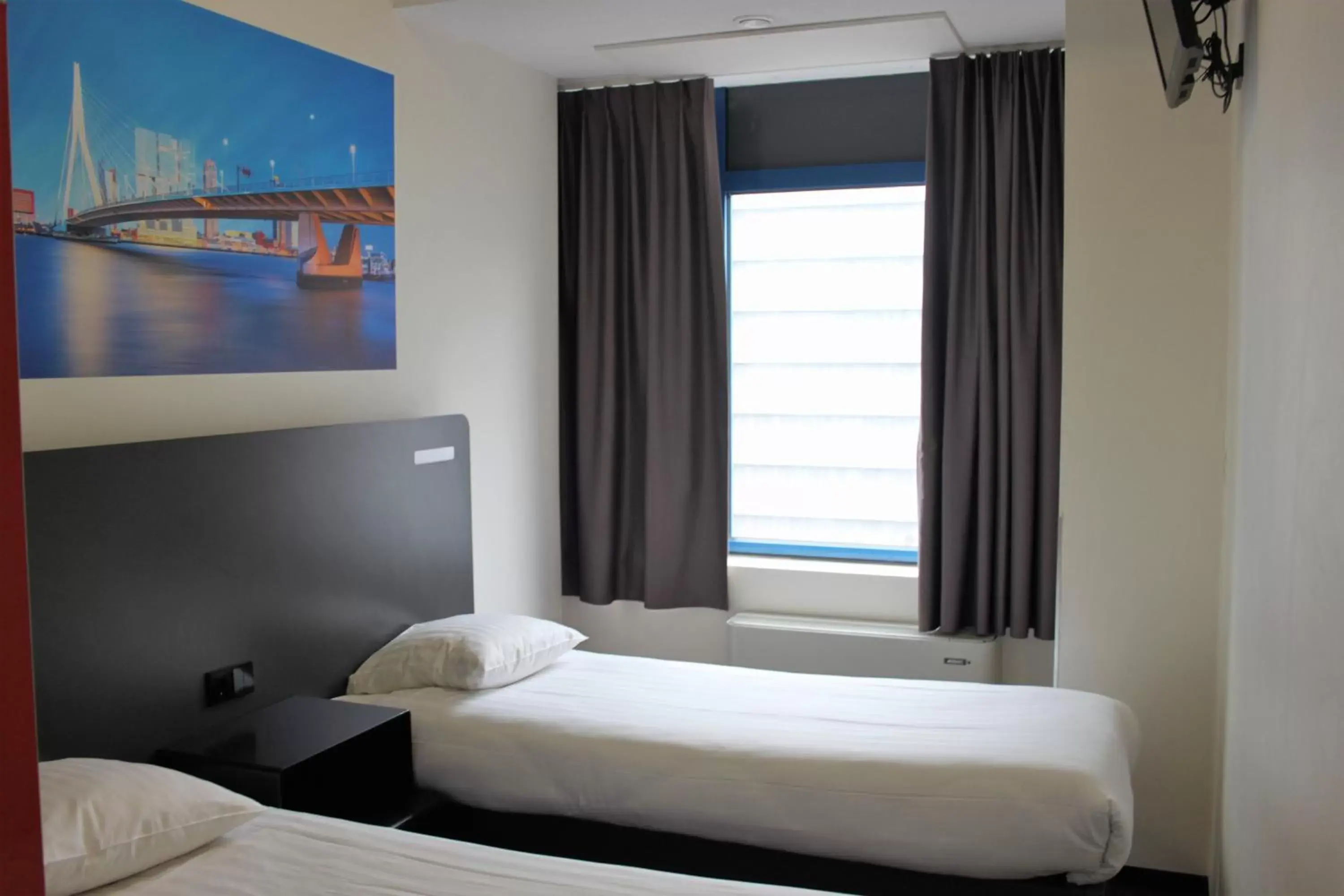 Photo of the whole room, Bed in easyHotel Rotterdam City Centre