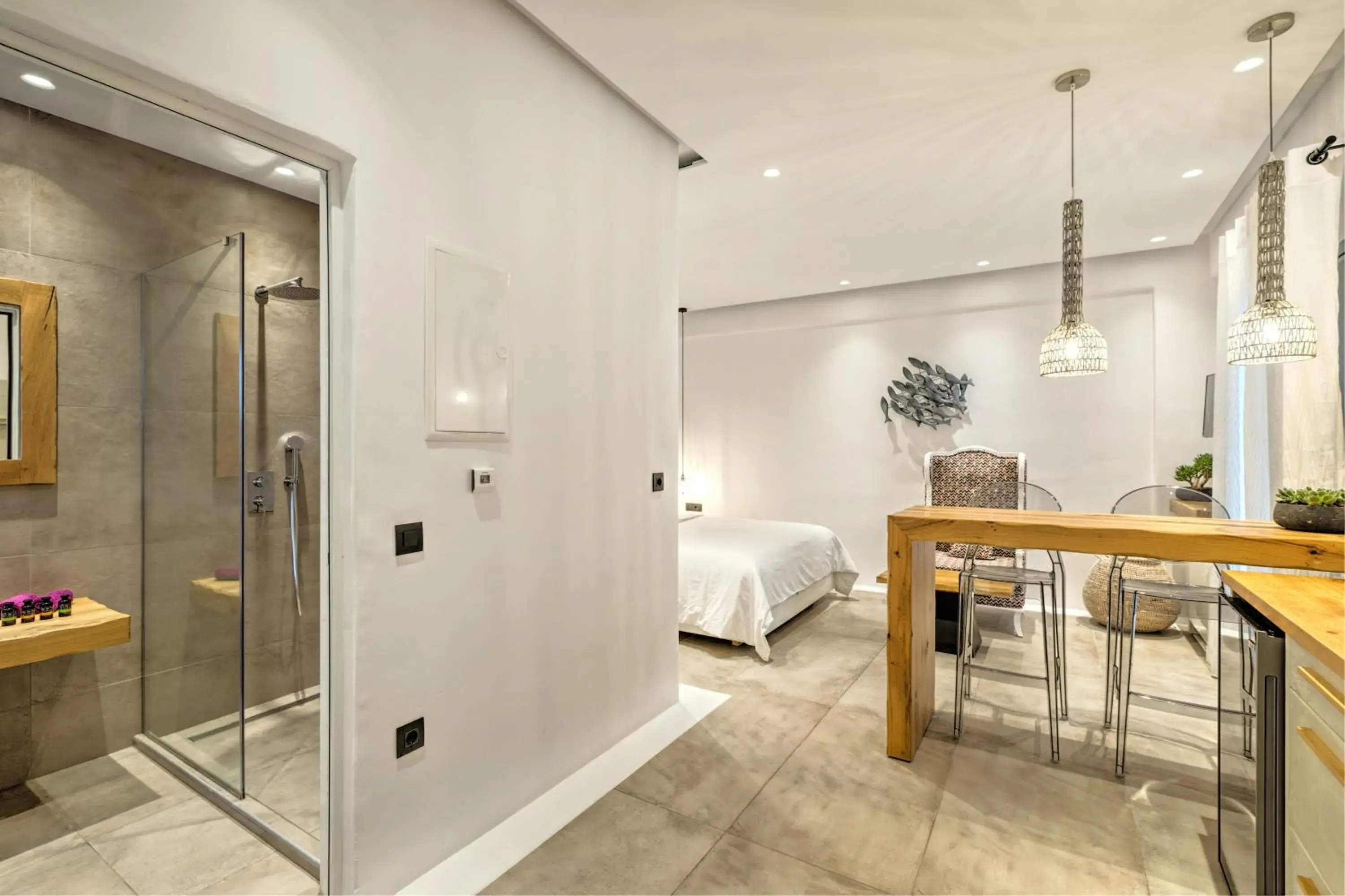 Shower in Portes Suites & Villas Mykonos