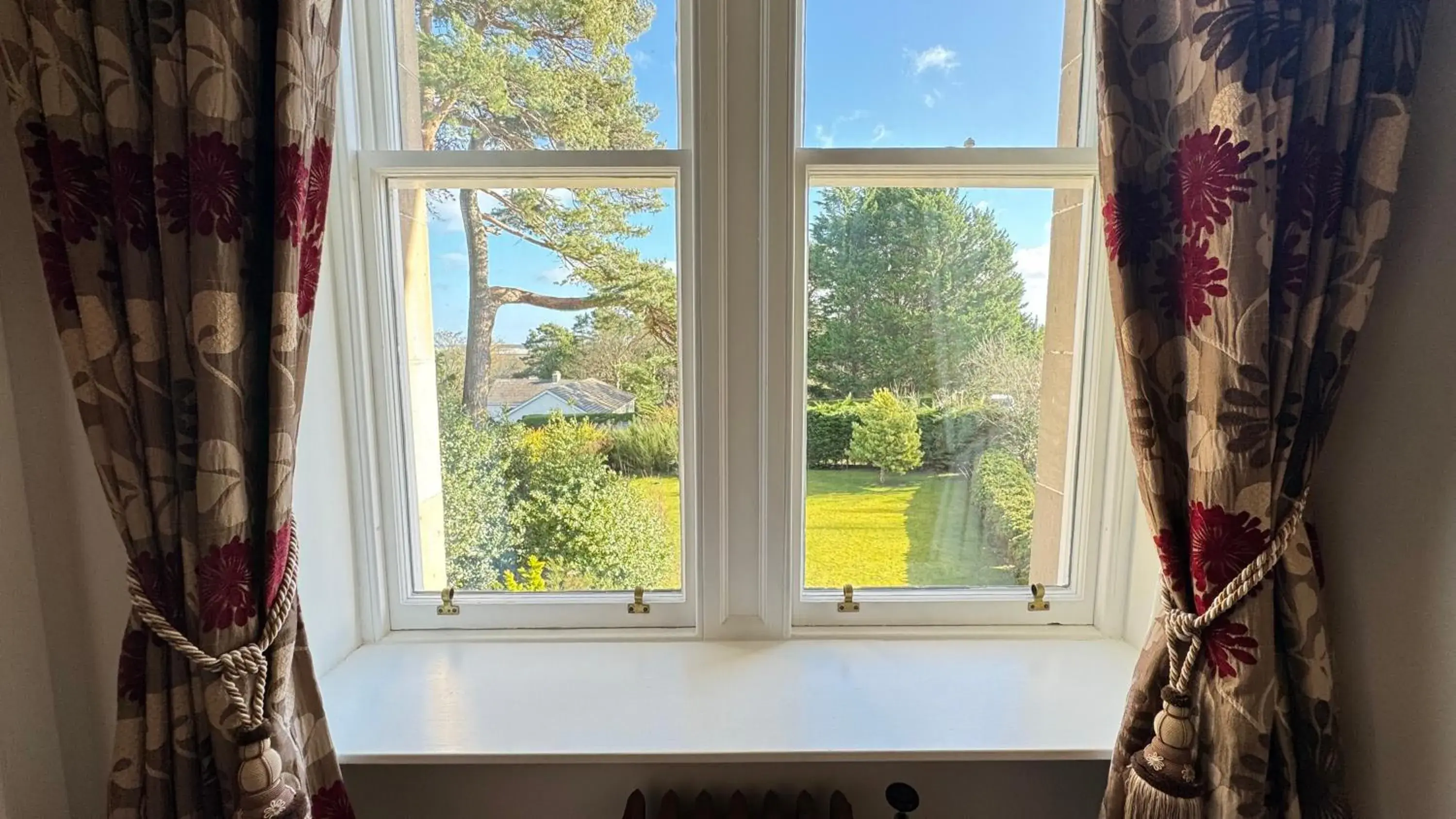 Property building in Invernairne Guest House