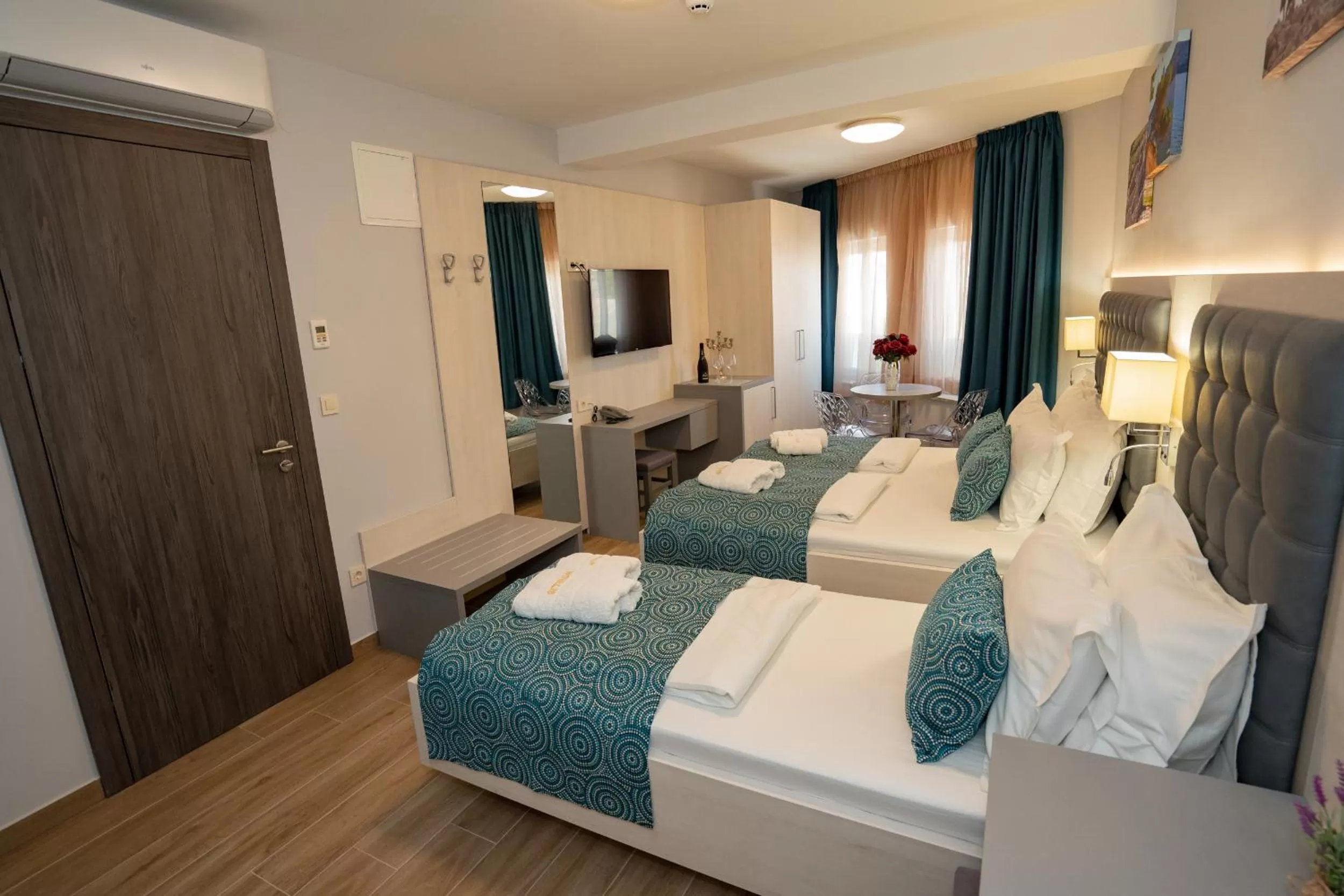 Photo of the whole room, Bed in Bed&Breakfast Novalis