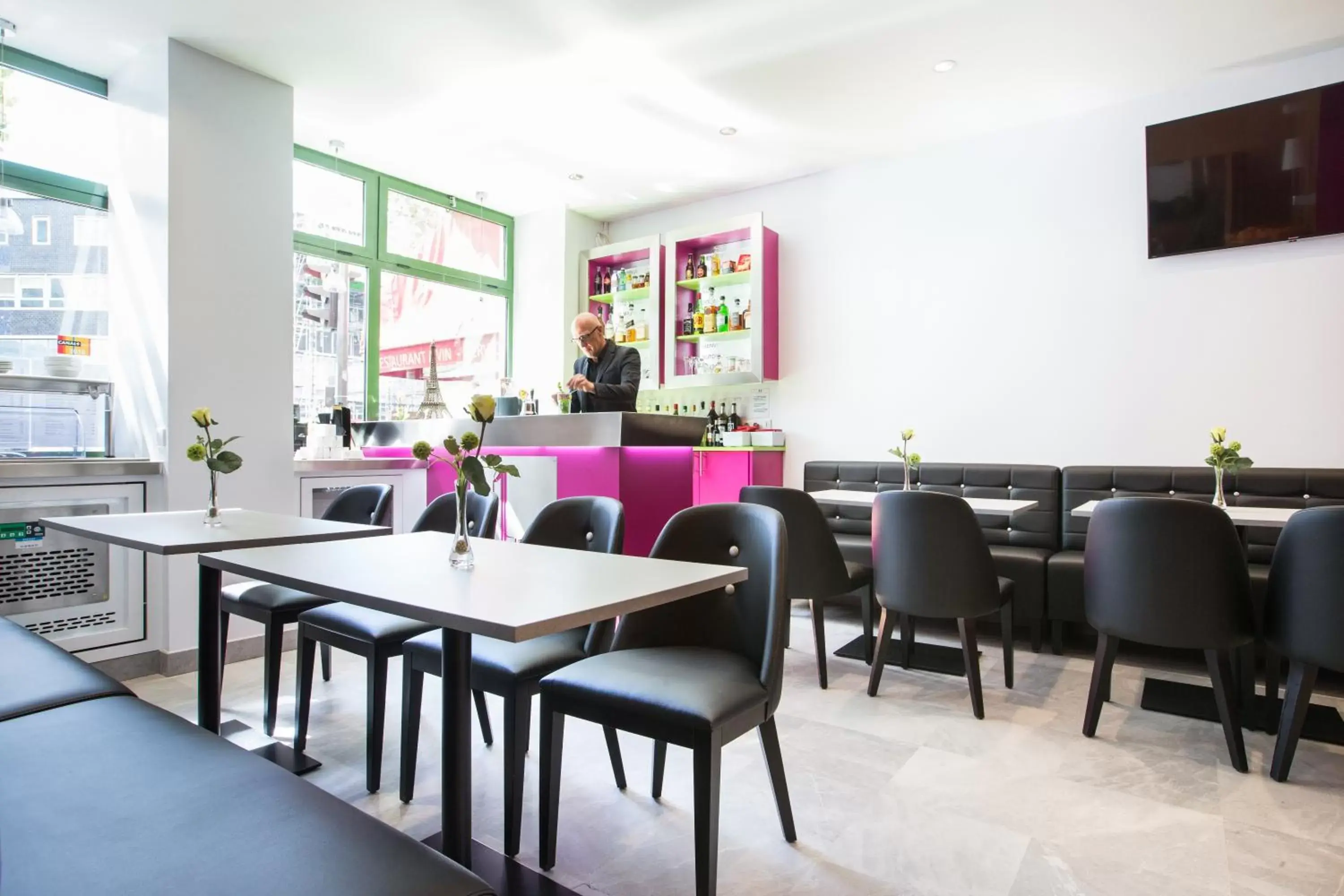 Lounge or bar, Restaurant/Places to Eat in HOTEL DE PARIS MONTPARNASSE
