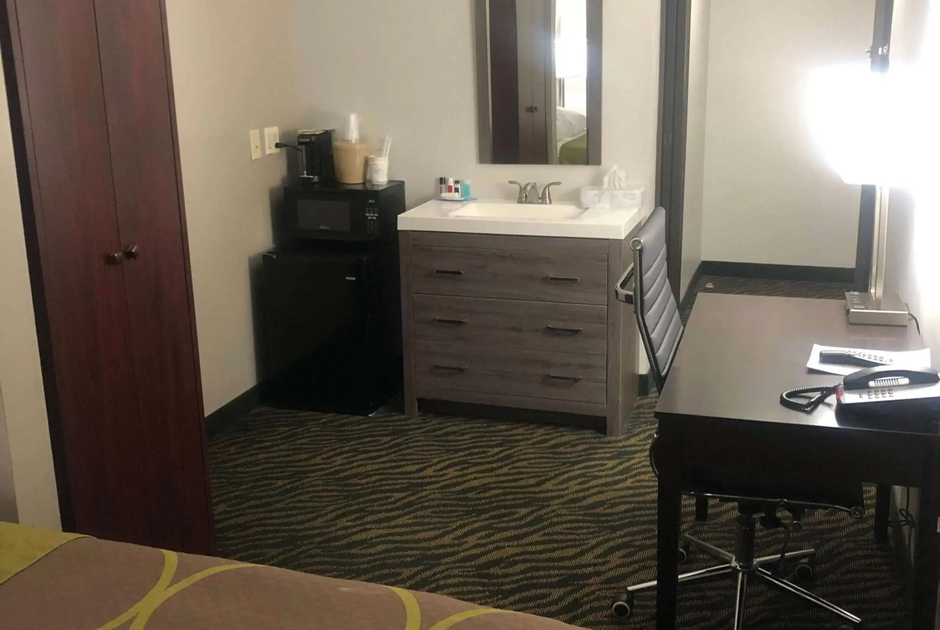 Photo of the whole room, Bathroom in Super 8 by Wyndham High Point/Greensboro