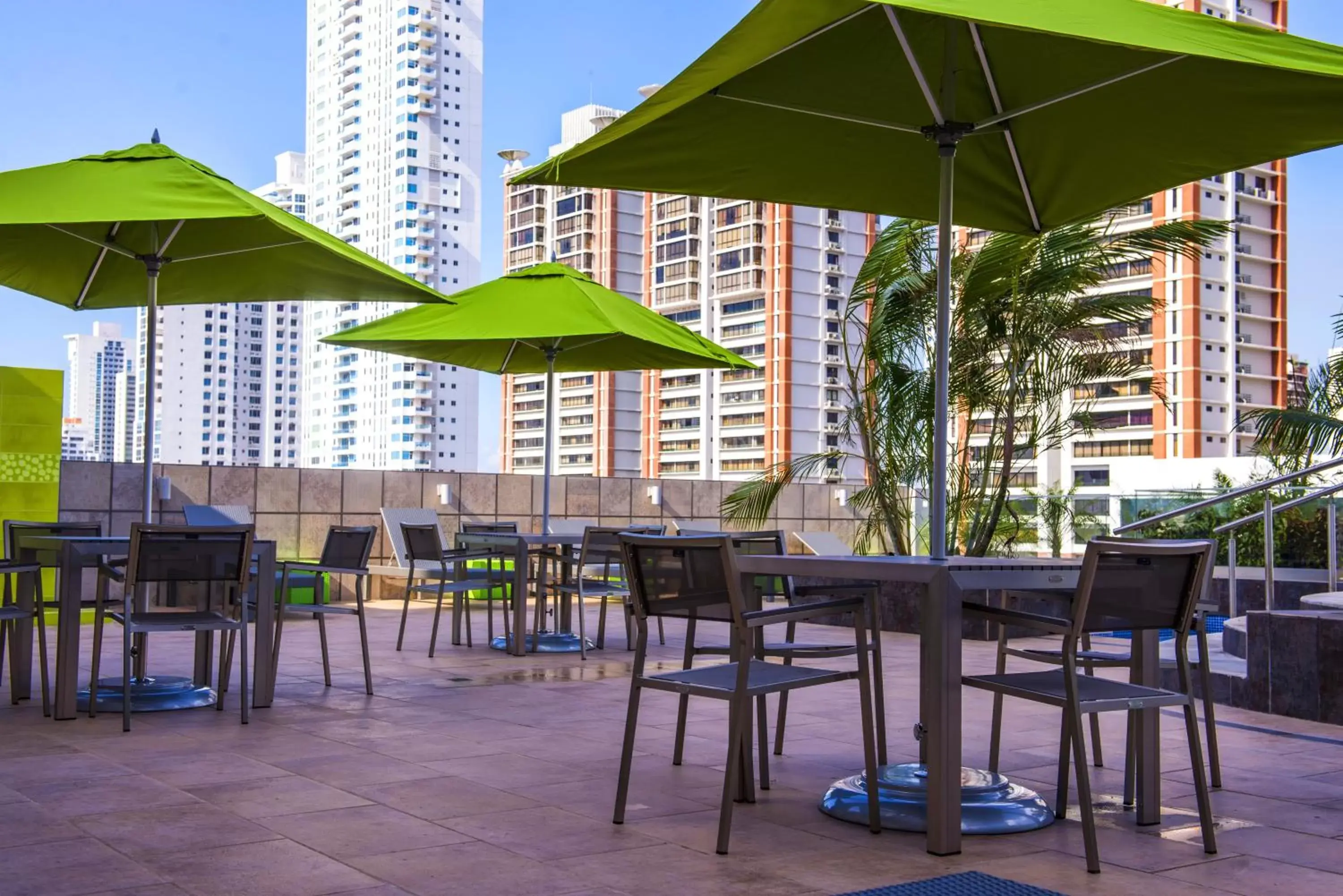 Patio, Restaurant/Places to Eat in Ramada Plaza by Wyndham Panama Punta Pacifica