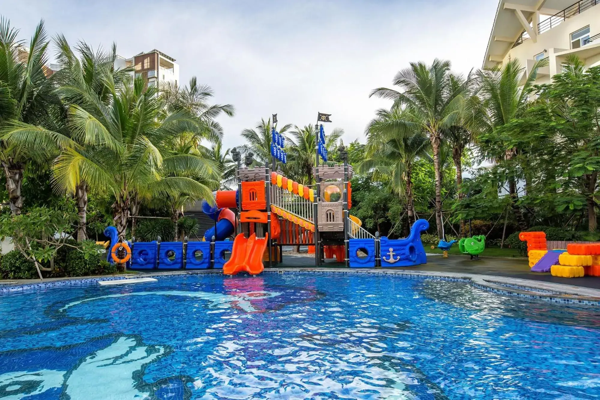 Aqua park, Swimming Pool in Wyndham Sanya Bay