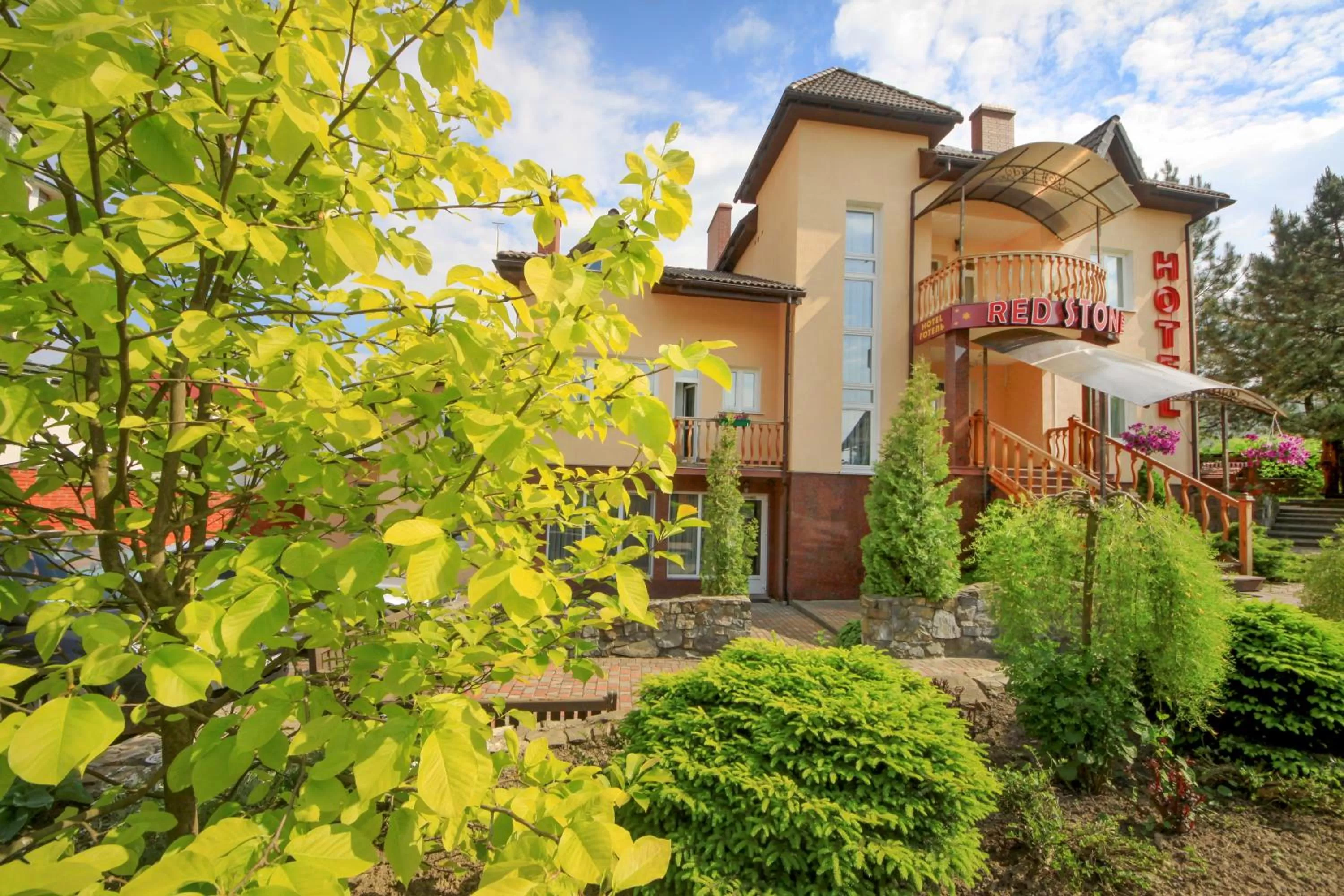 Property building in Red Stone