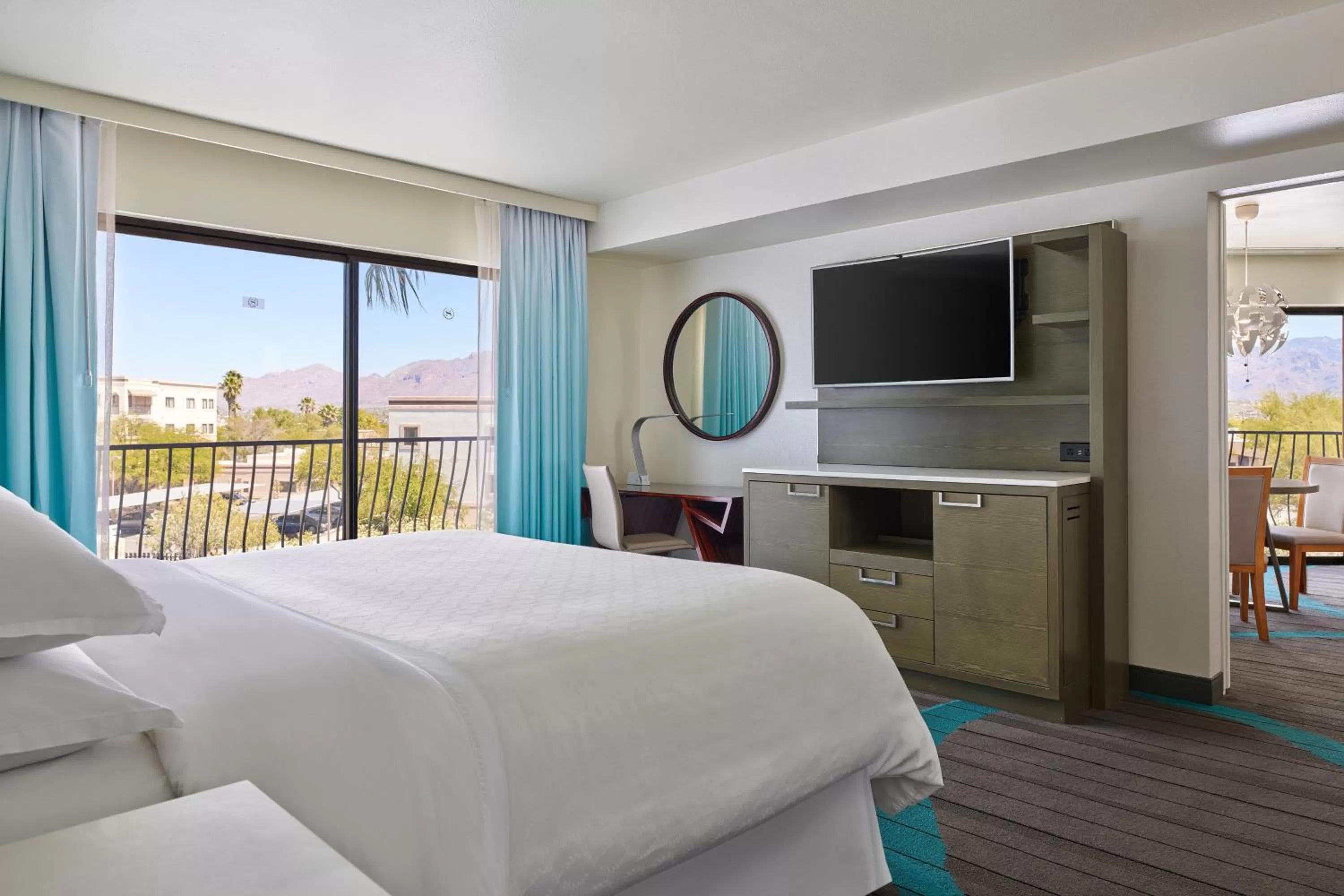 Photo of the whole room, Bed in Sheraton Tucson Hotel & Suites