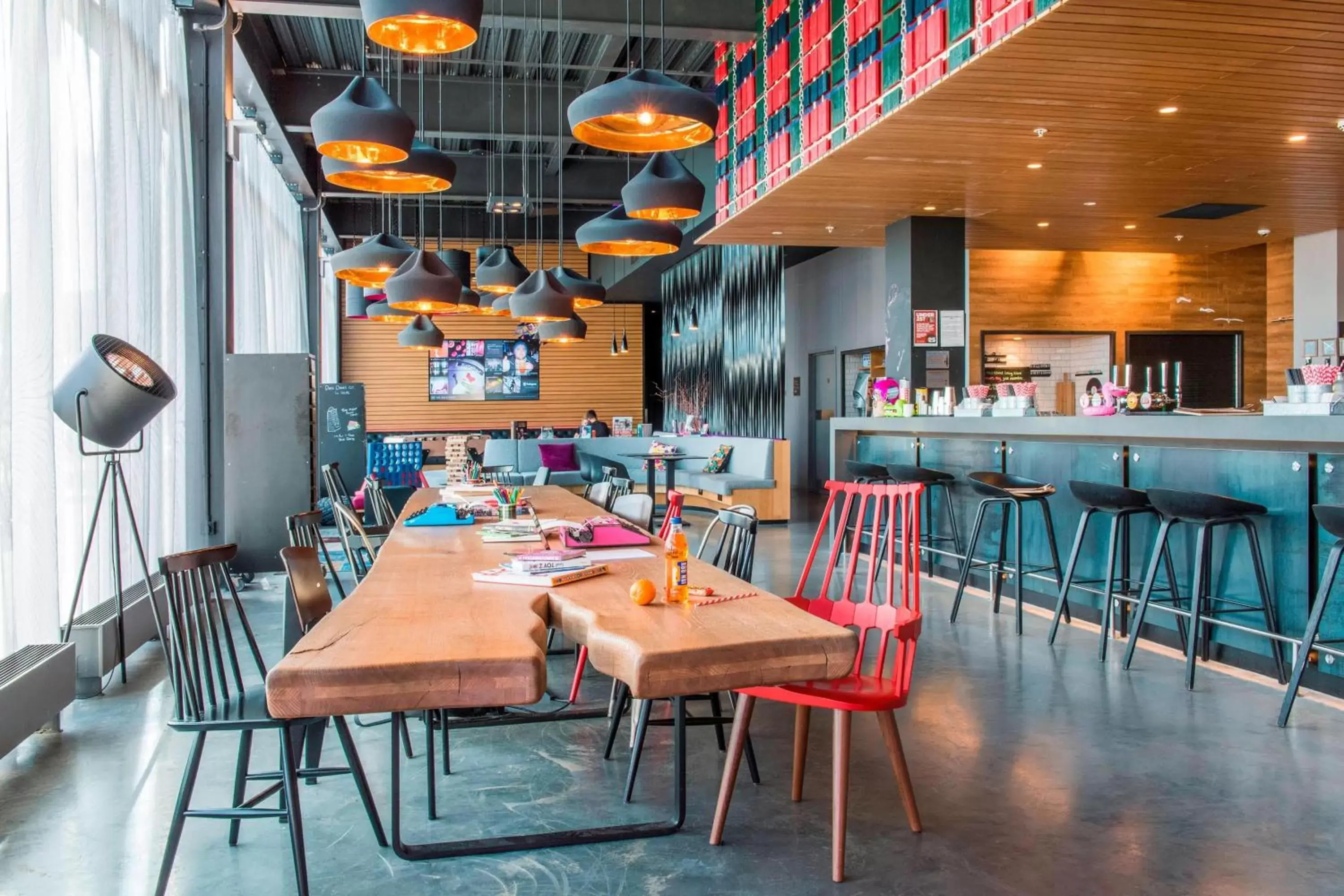 Living room, Restaurant/Places to Eat in Moxy Aberdeen Airport