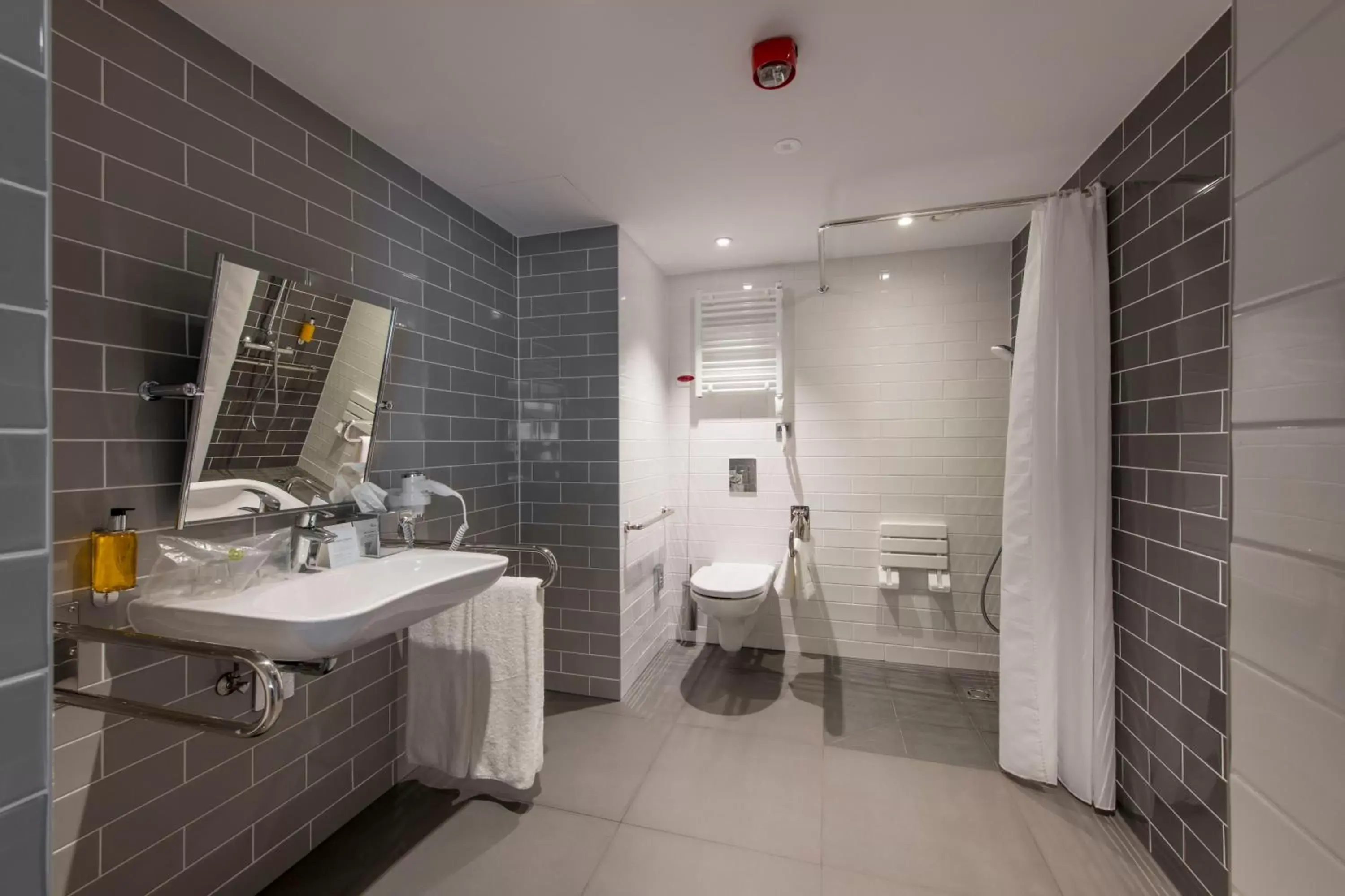 Bathroom in Holiday Inn Express Warsaw - Mokotow, an IHG Hotel