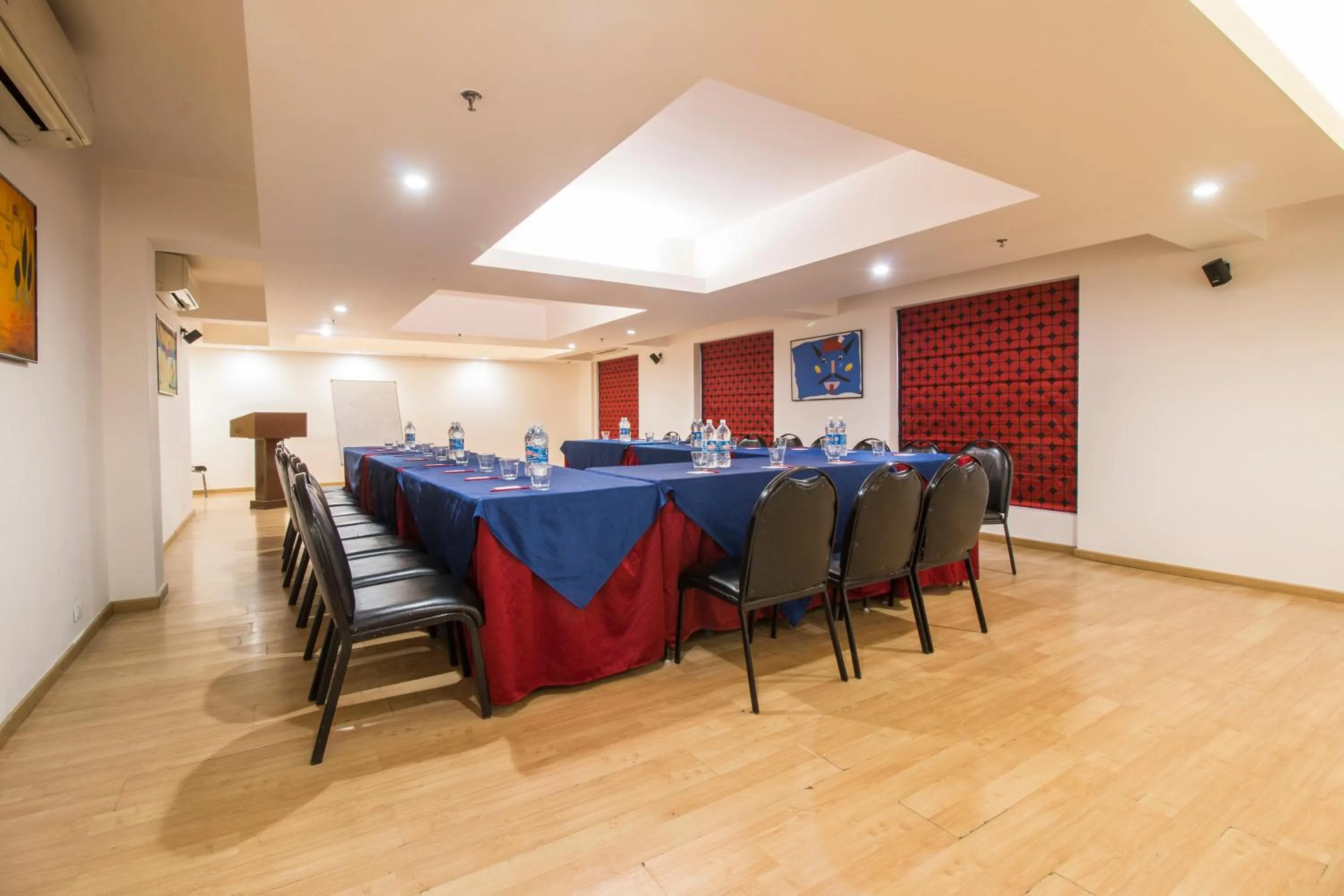 Meeting/conference room in Red Fox by Lemon Tree Hotels, Jaipur