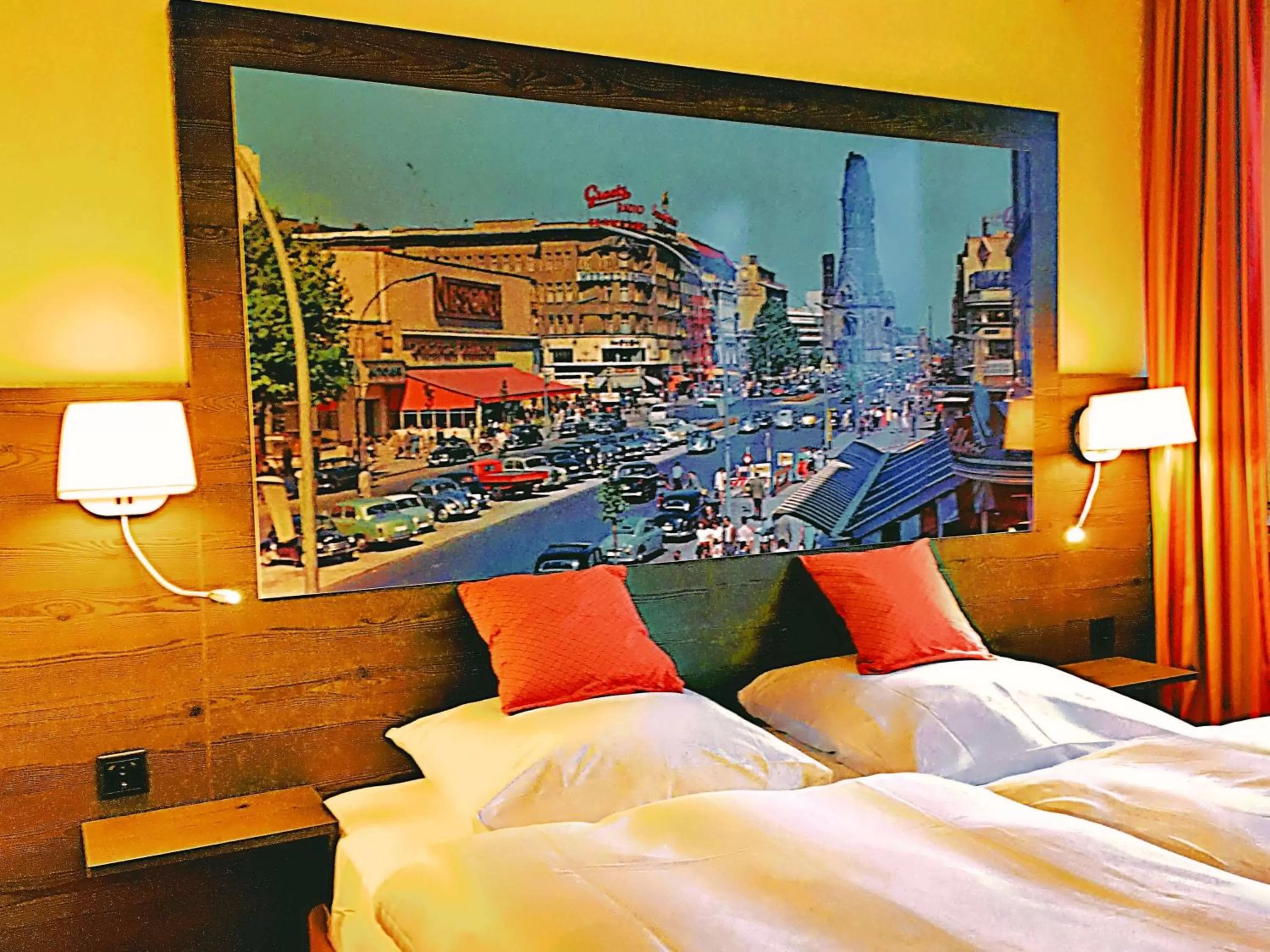 Bedroom, Bed in Retro - Art - Hotel Lünen