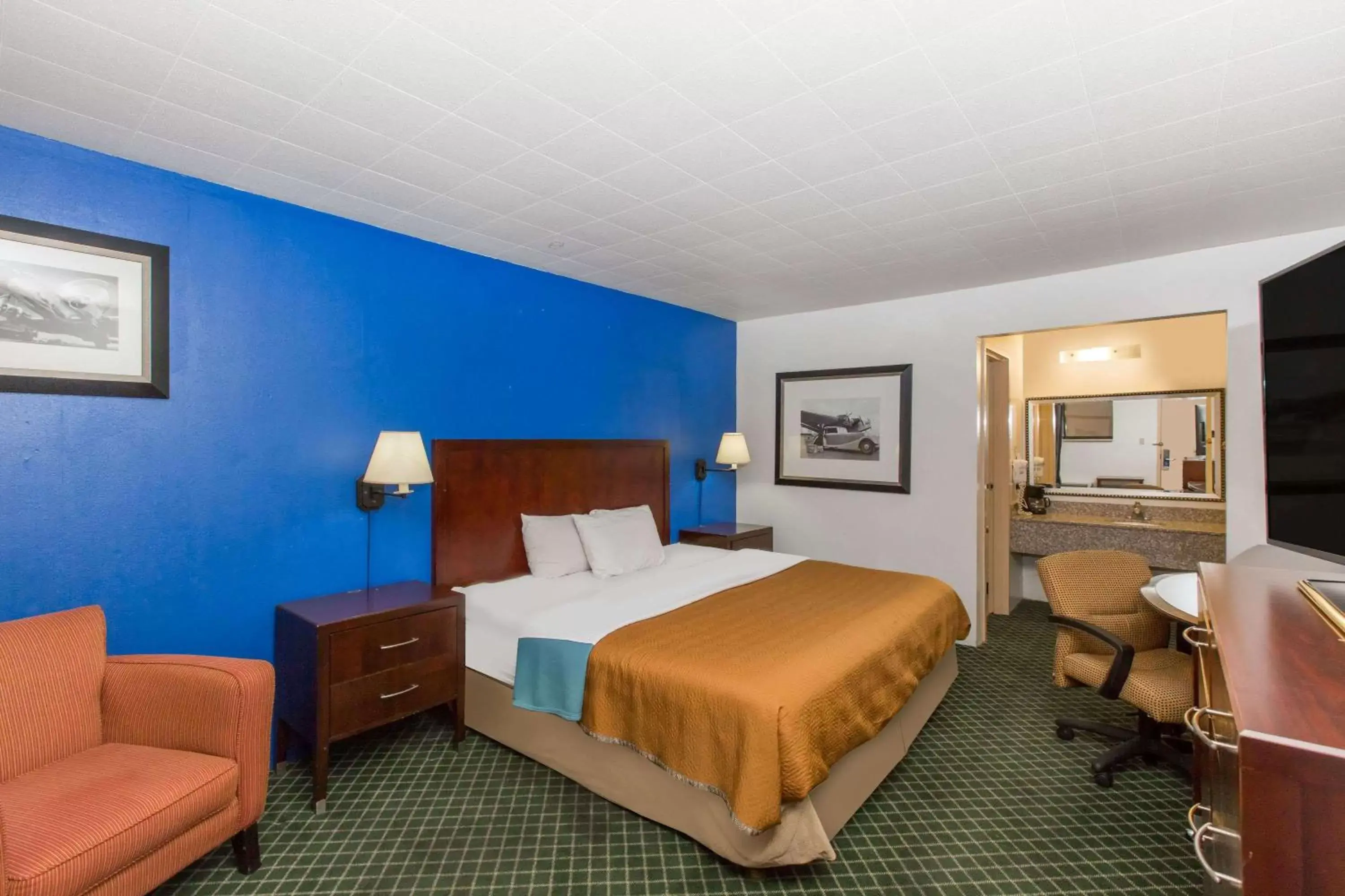 Photo of the whole room, Bed in Travelodge by Wyndham Great Bend