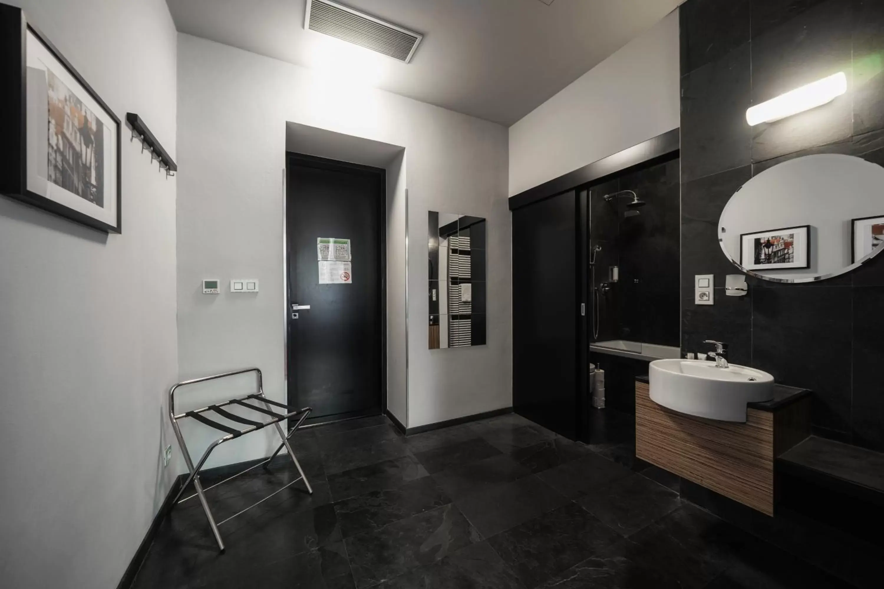 Bathroom in Hotel NOIR