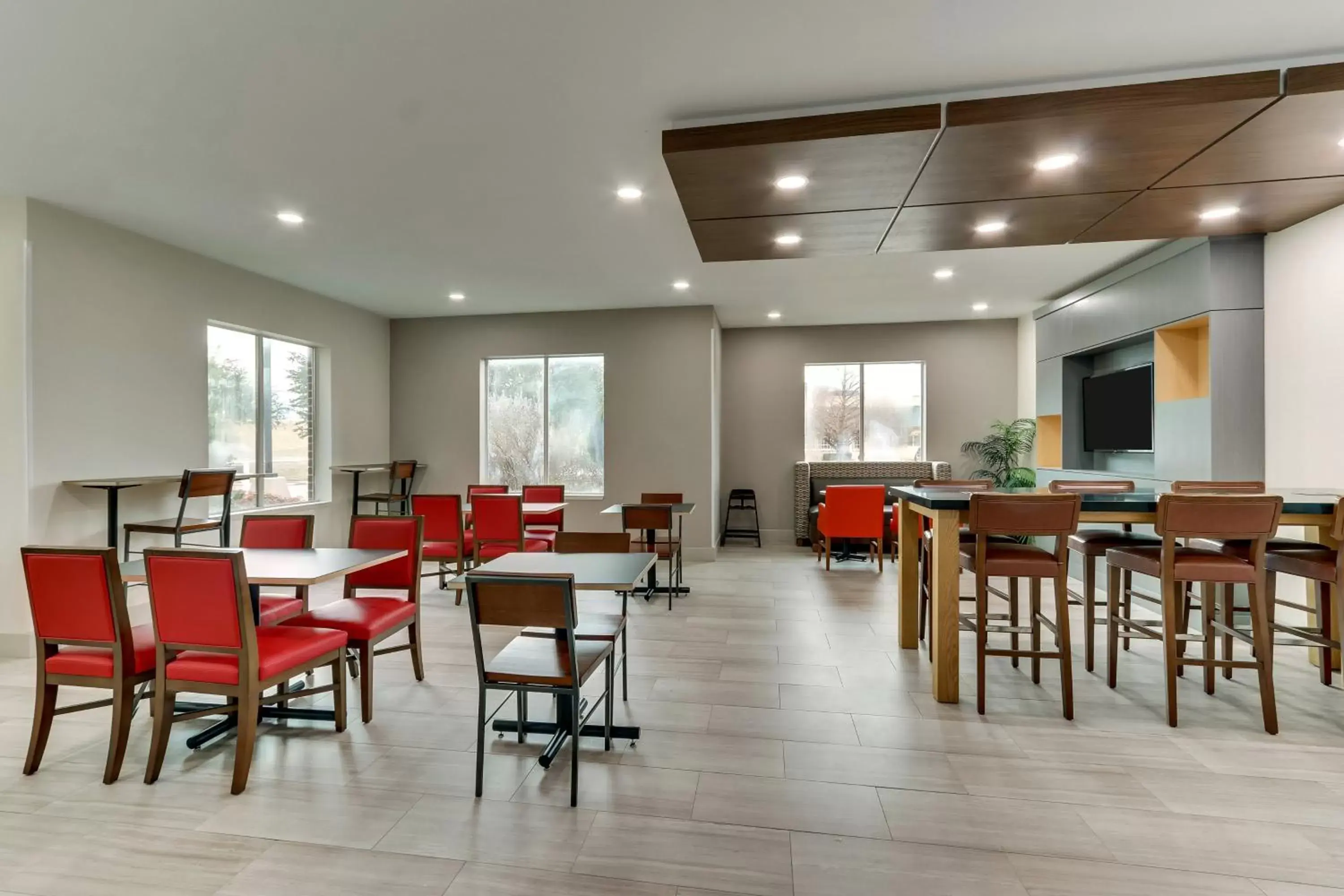 Breakfast in Holiday Inn Express & Suites Waxahachie by IHG Breakfast in Holiday Inn Express & Suites Waxahachie by IHG