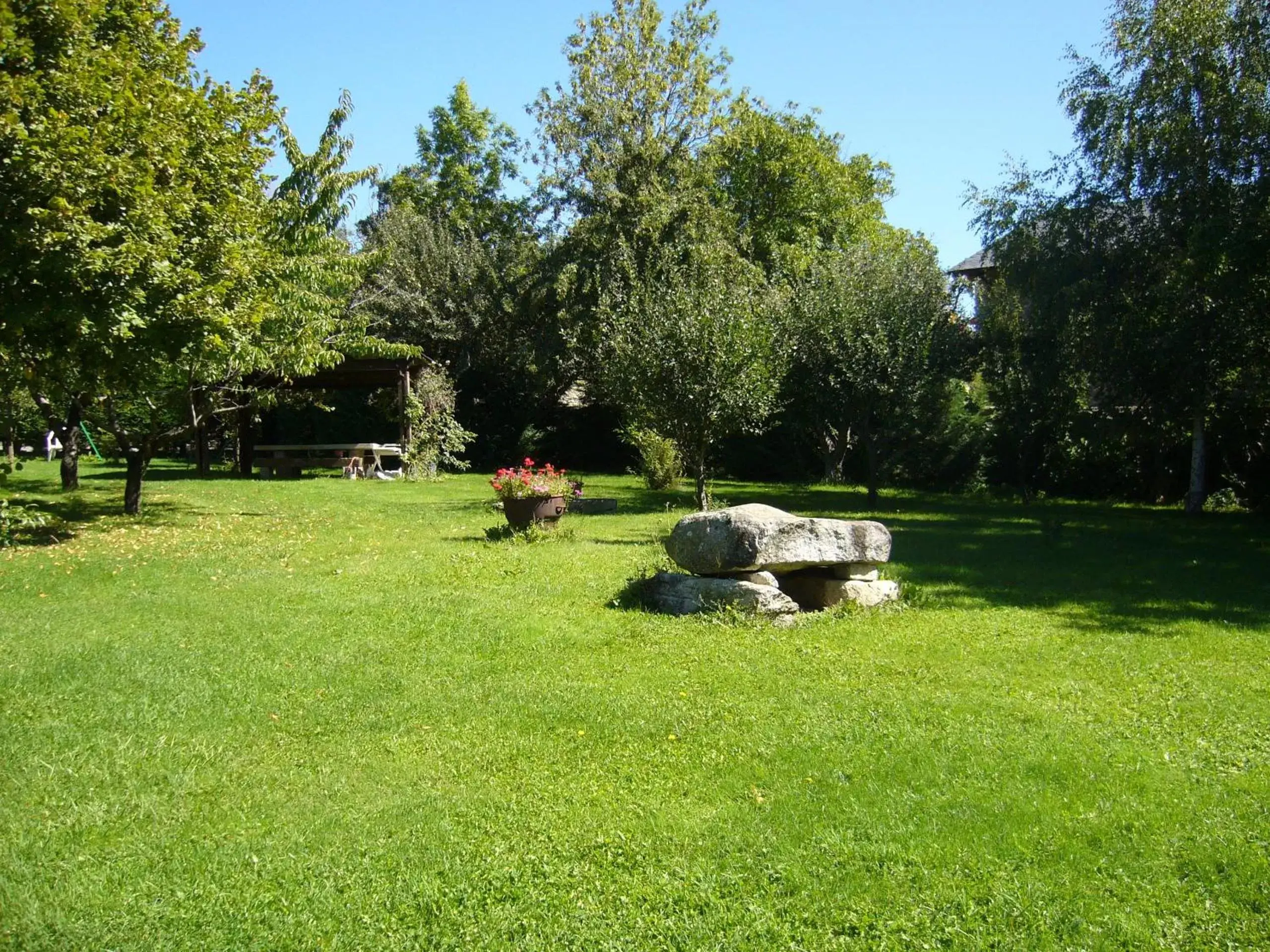 Garden in Chambres d'hôtes Al Camp d'Espalougues