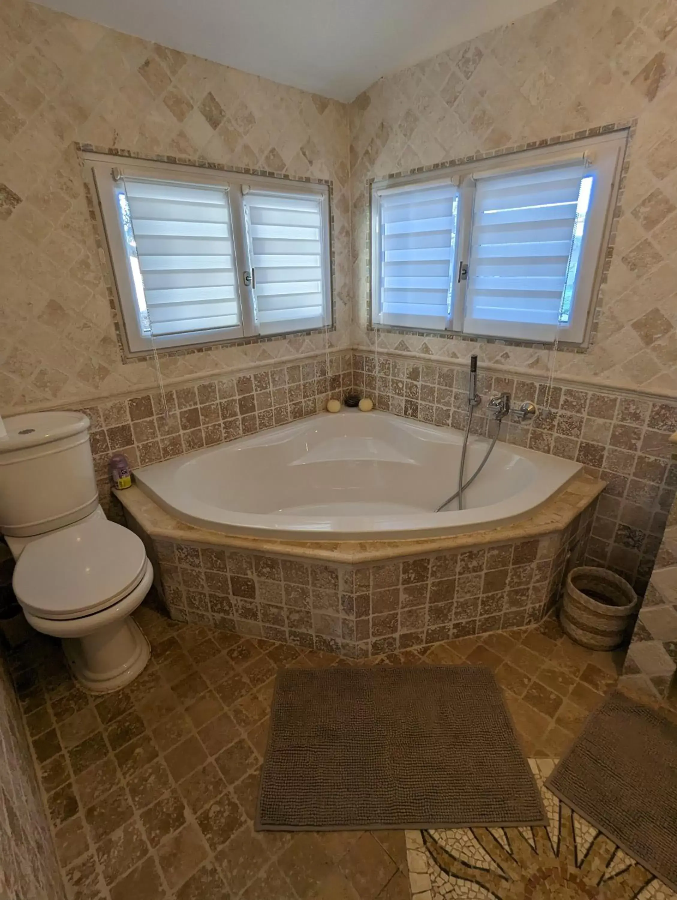 Bath, Bathroom in La villa de Fleury