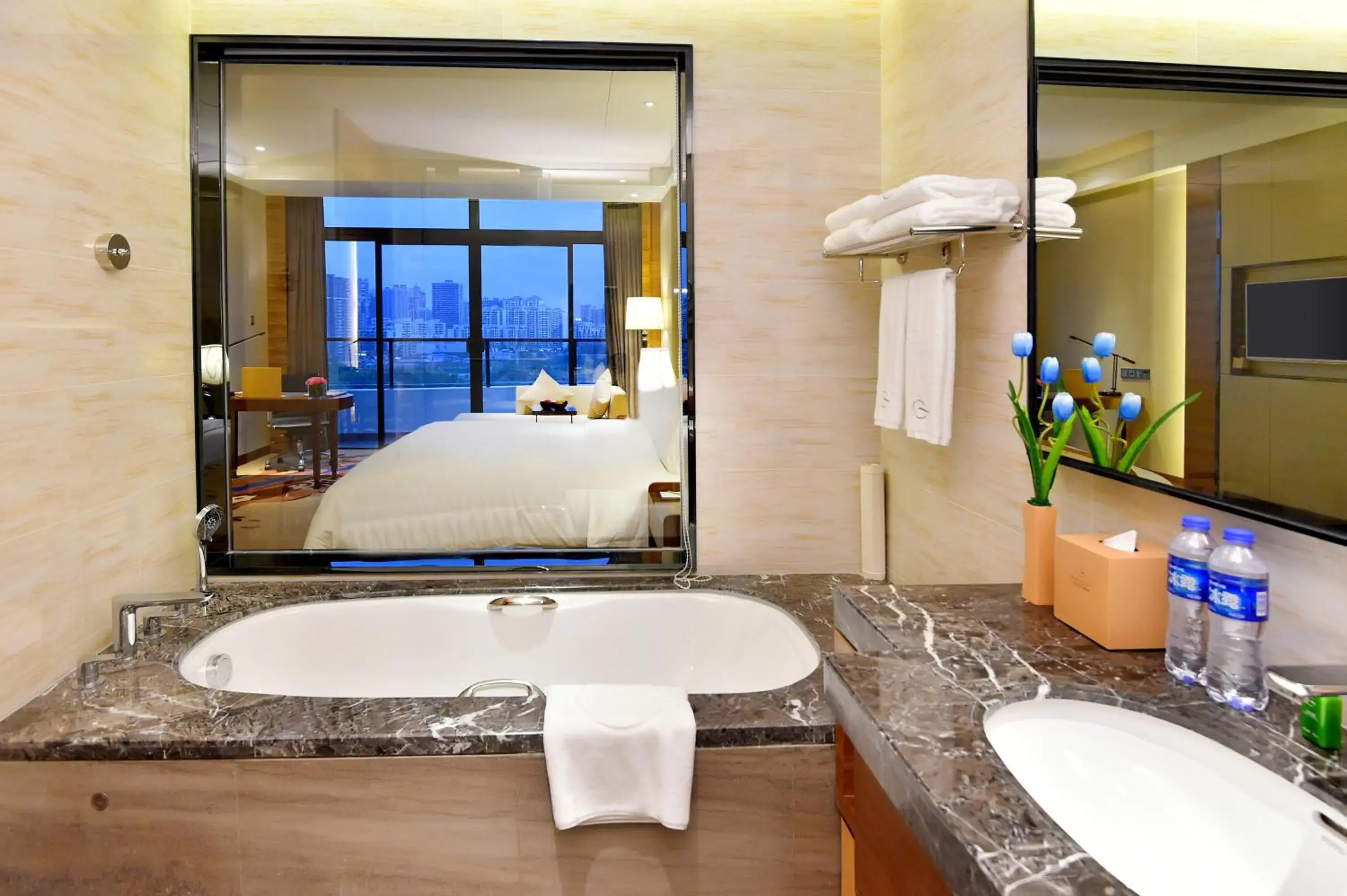 Bathroom in Grand Skylight International Hotel Huizhou