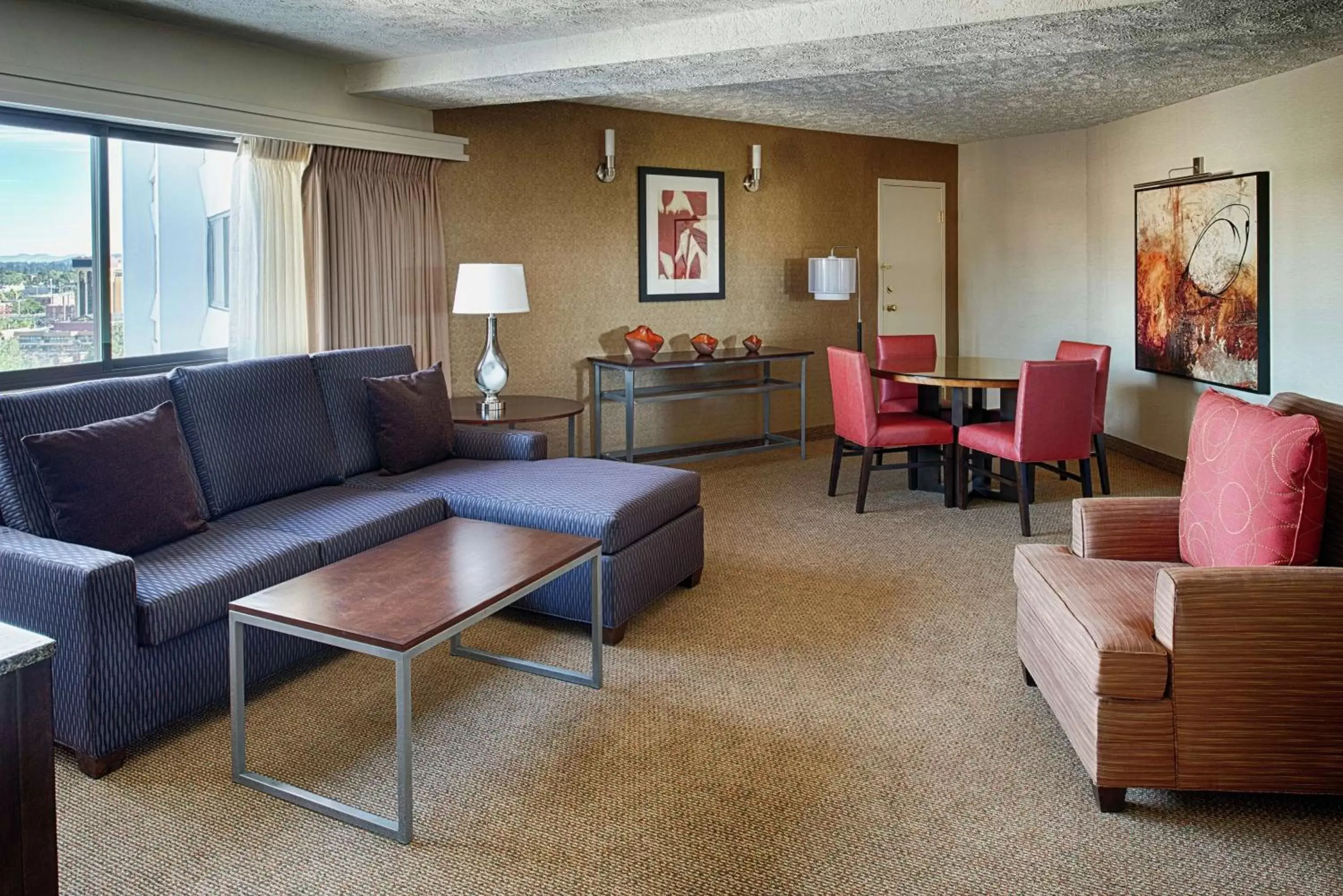 Living room, Seating Area in DoubleTree by Hilton Spokane City Center