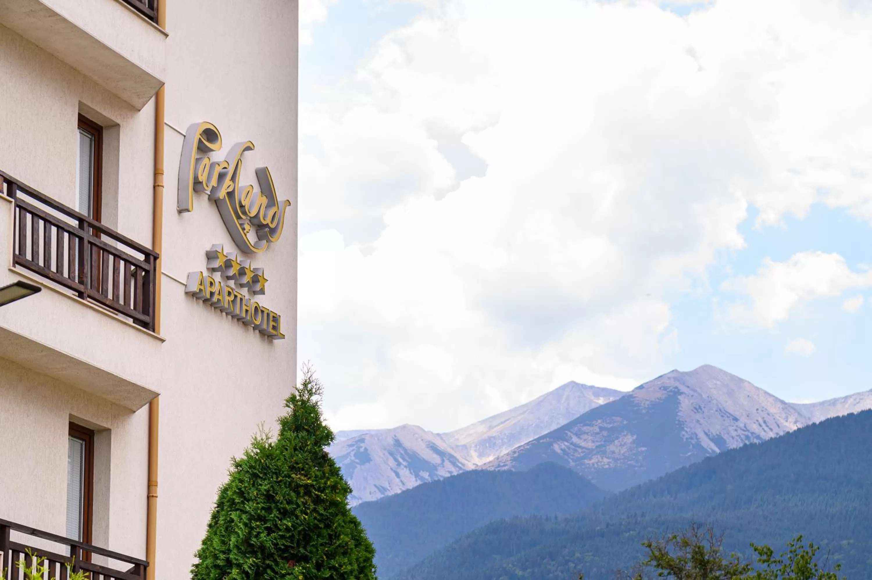 Property logo or sign in Parklands Hotel & Pool