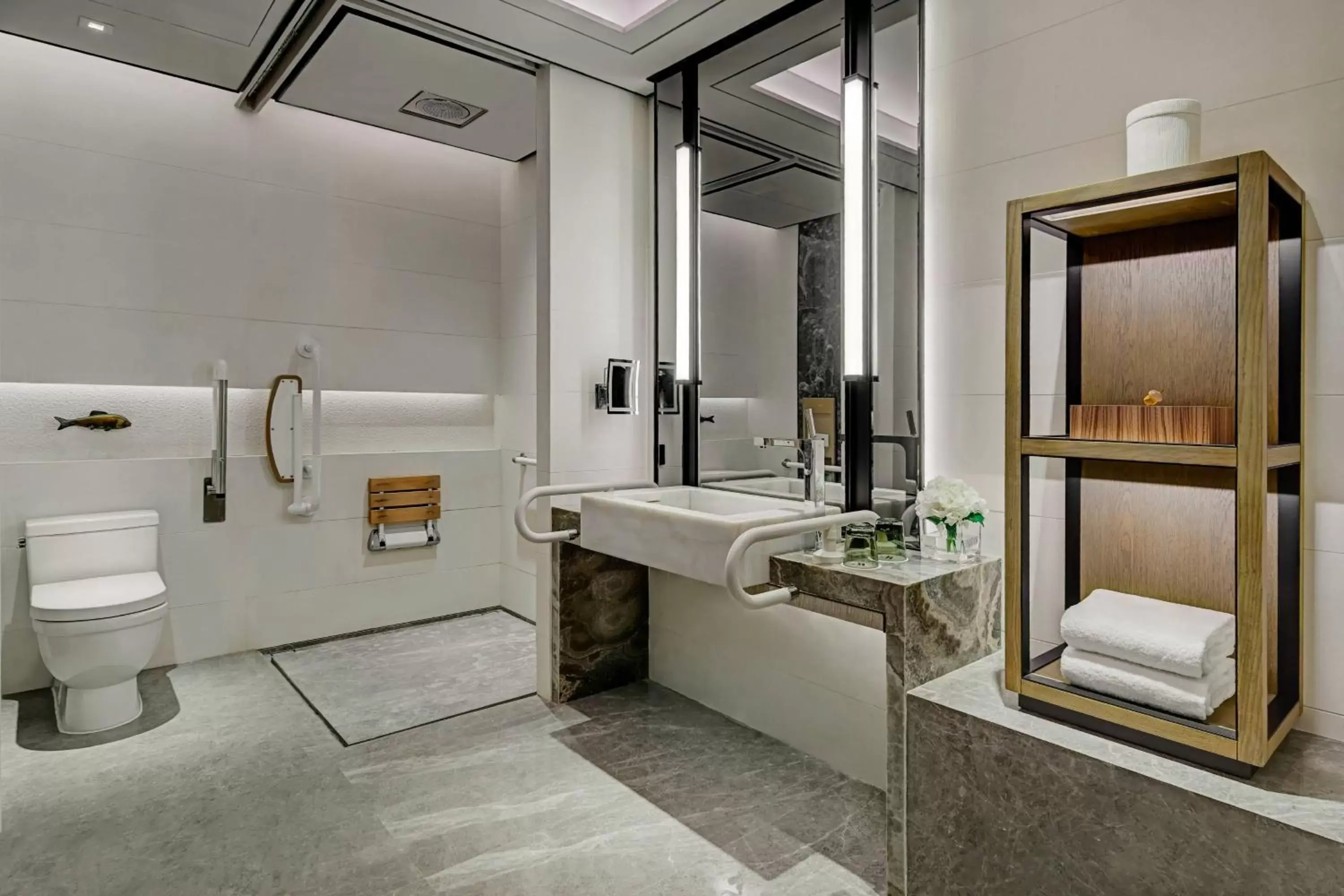 Bathroom in Shenzhen Marriott Hotel Nanshan