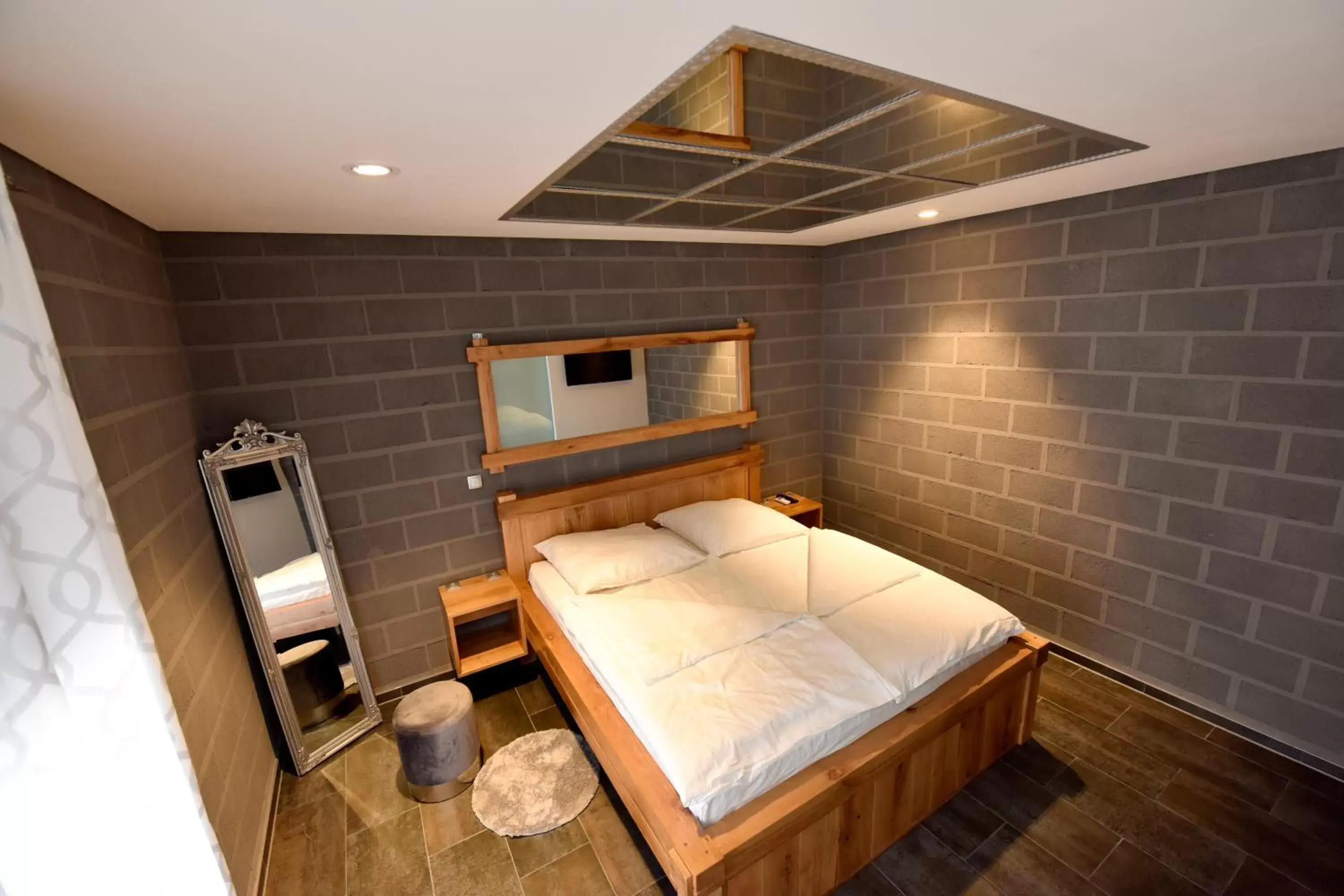 Bungalow with Patio in Apartmani i Bungalovi TROJKA Bungalow with Patio in Apartmani i Bungalovi TROJKA