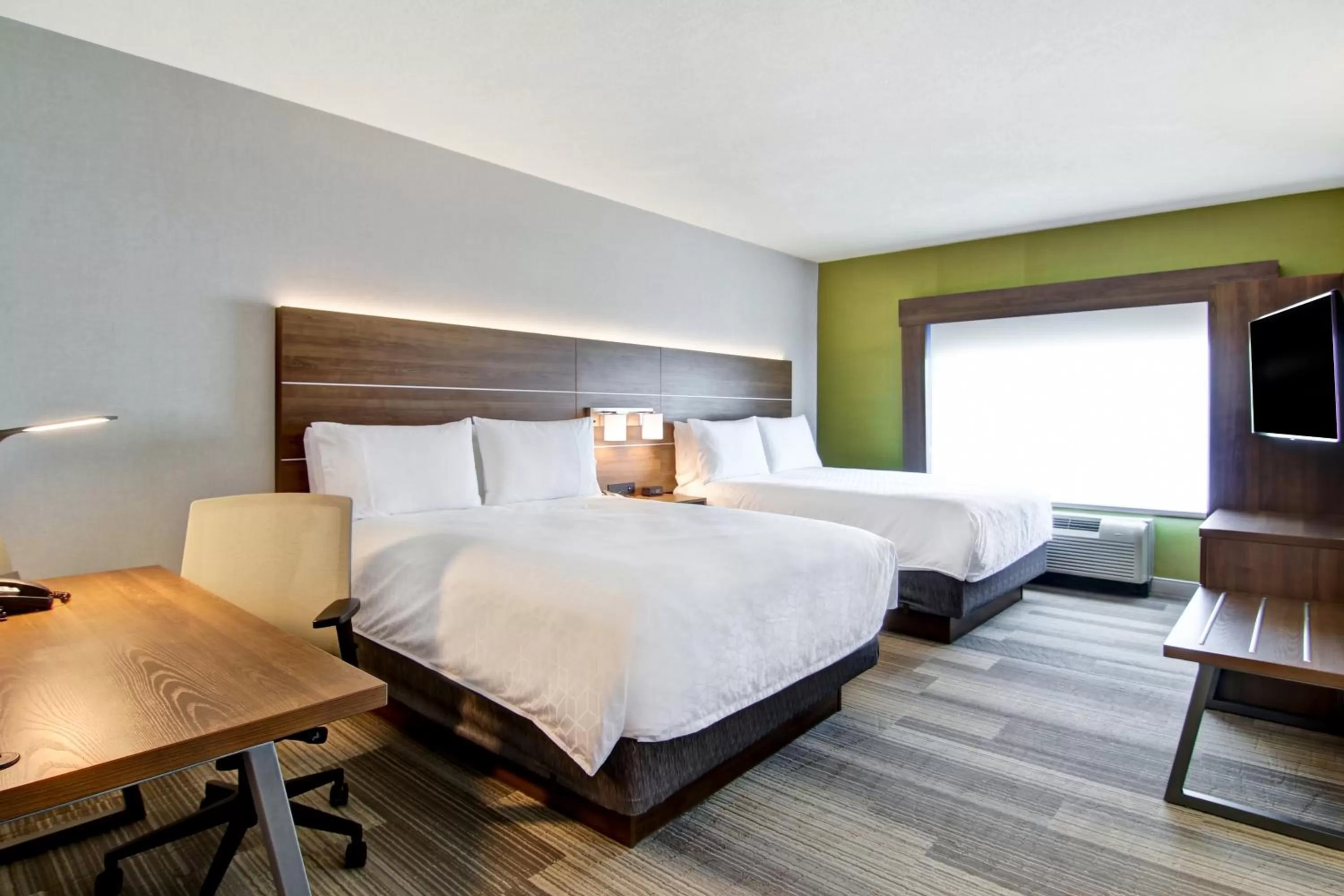 Photo of the whole room, Bed in Holiday Inn Express Hotel & Suites Toronto - Markham by IHG