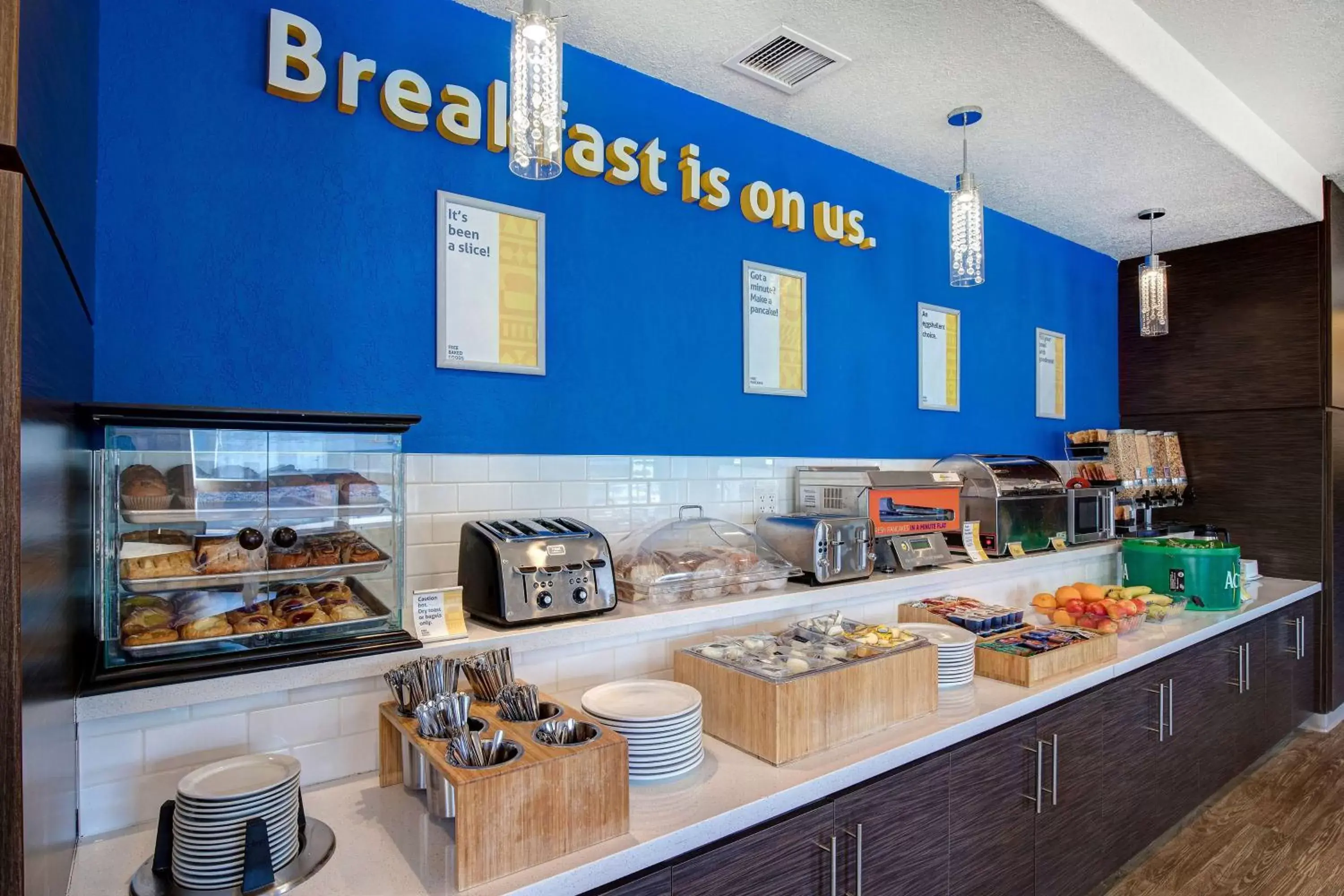 Restaurant/places to eat in Days Inn & Suites by Wyndham Yorkton Restaurant/places to eat in Days Inn & Suites by Wyndham Yorkton