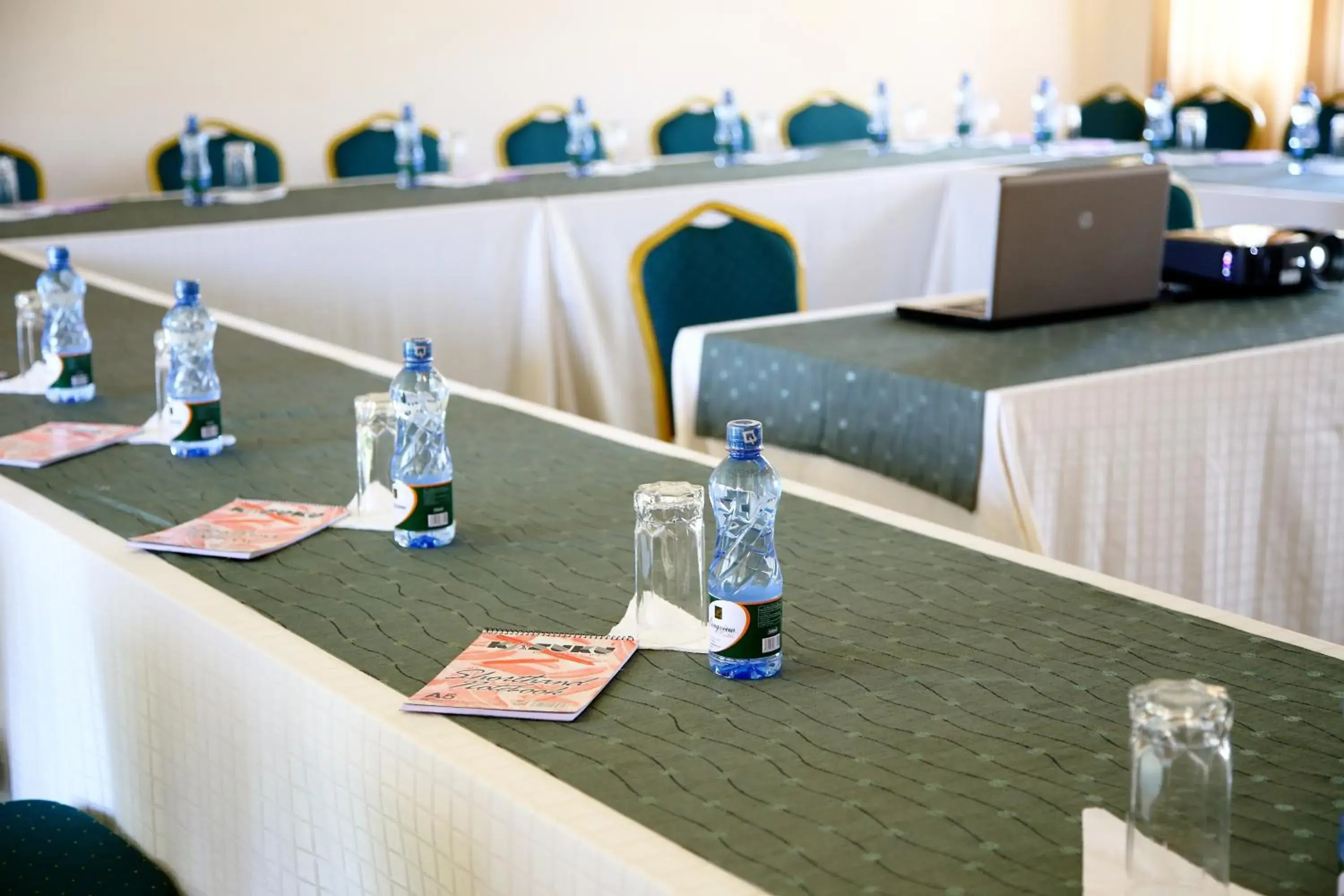 Meeting/conference room, Business Area/Conference Room in Longview Suites Hotel