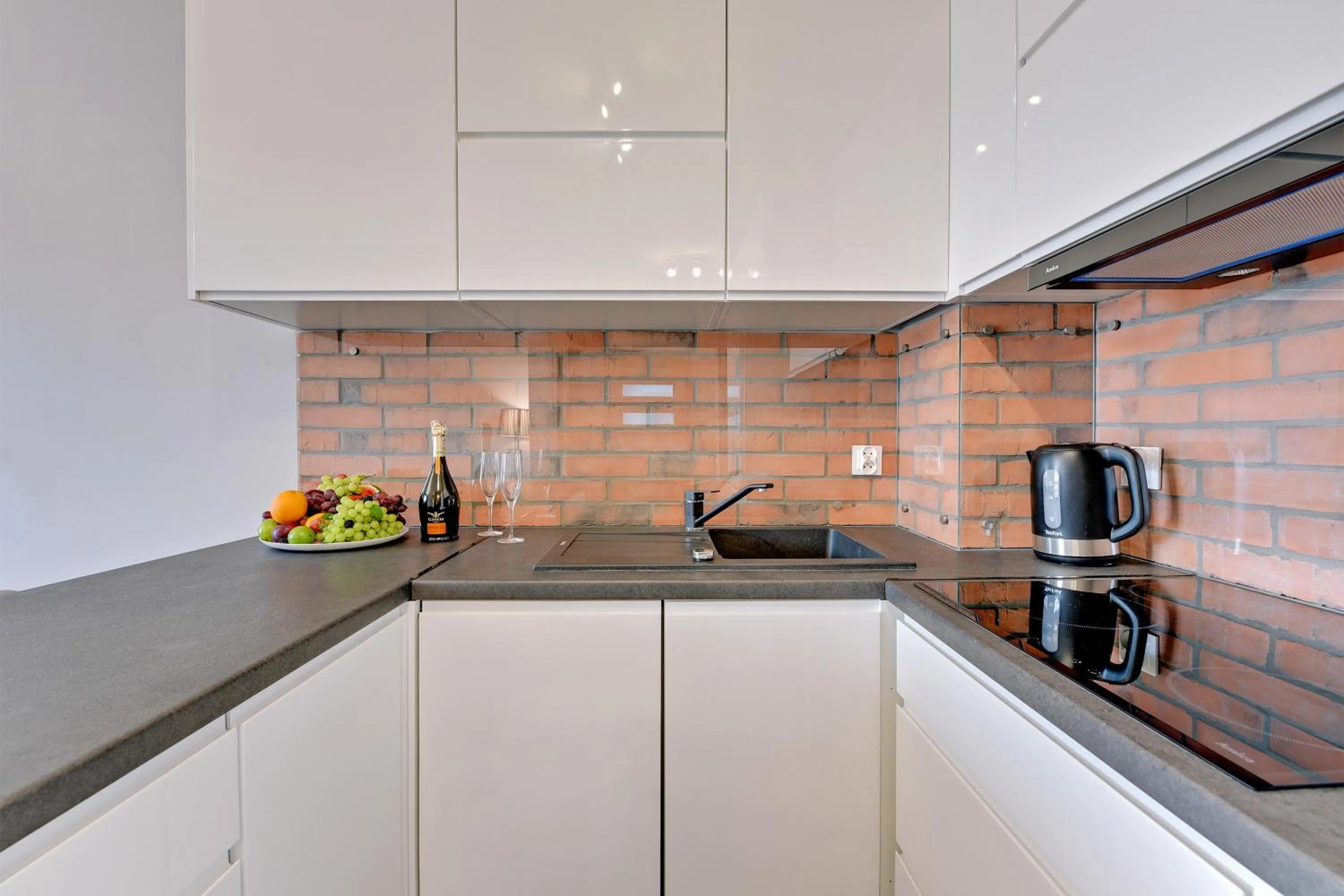 Kitchen or kitchenette in GRANO APARTMENTS Gdańsk Motława SPA & Wellness