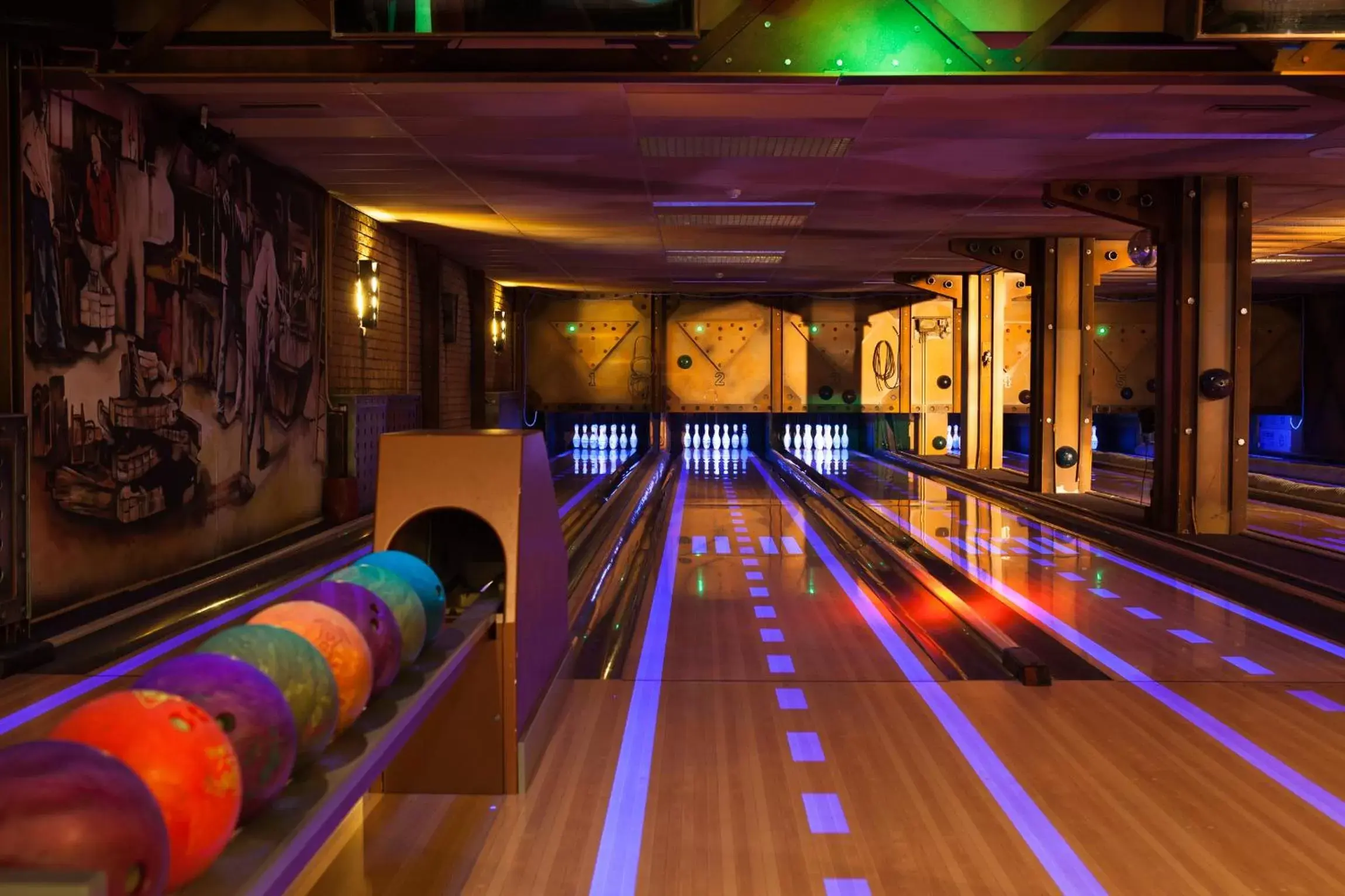 Bowling in Hotel De Oringer Marke & Stee by Flow