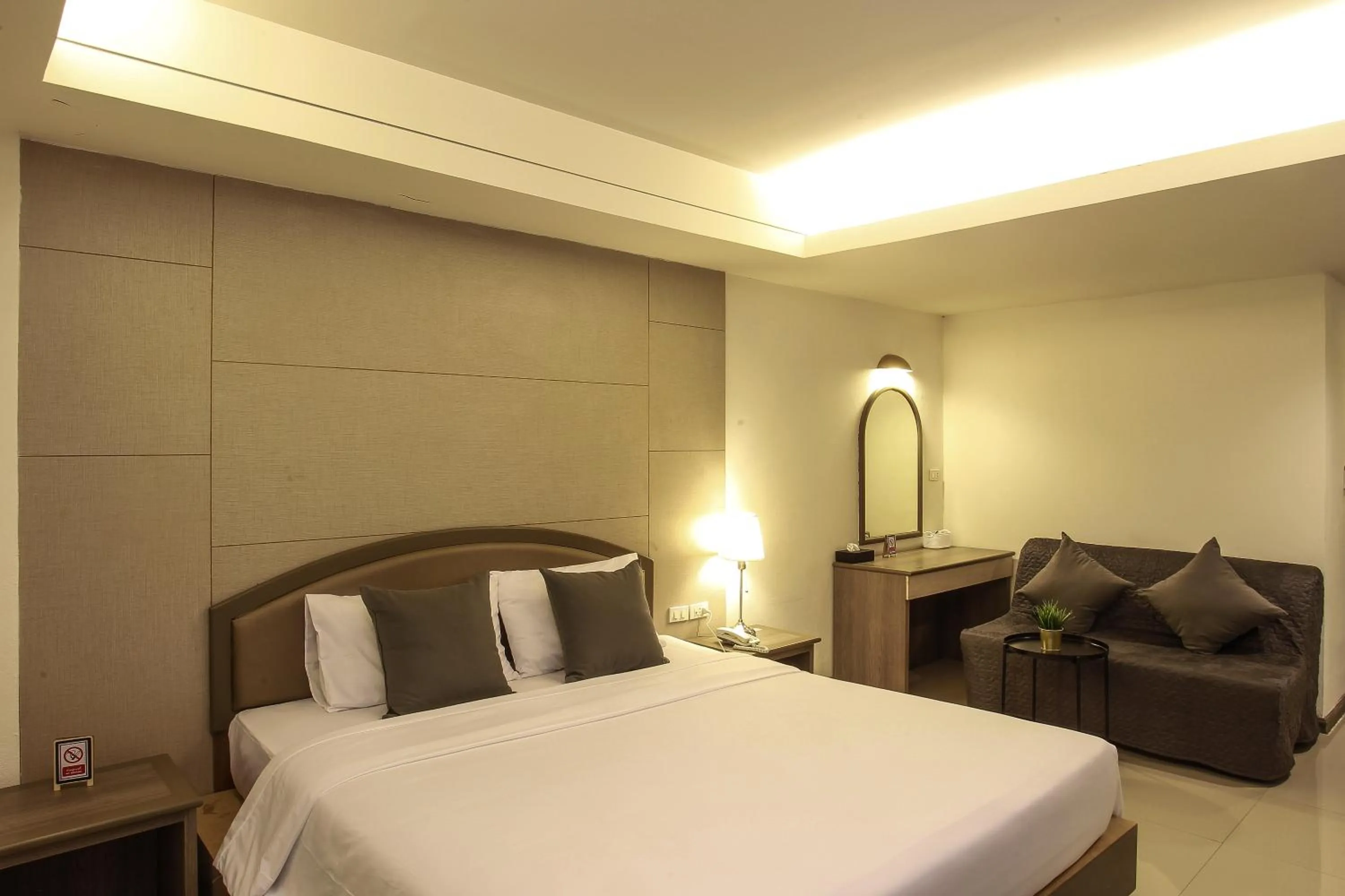 Bed in Lee Garden Bangkok