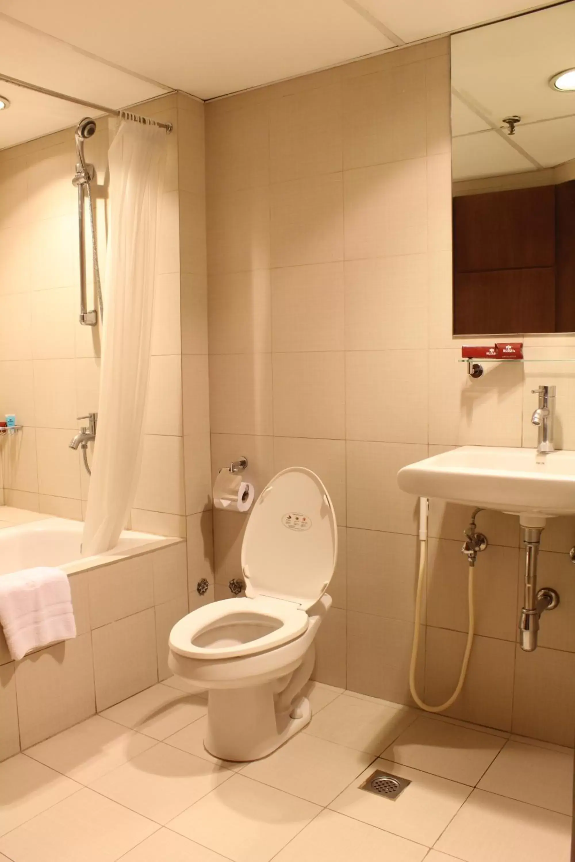 Bathroom in Riviera Mansion Hotel